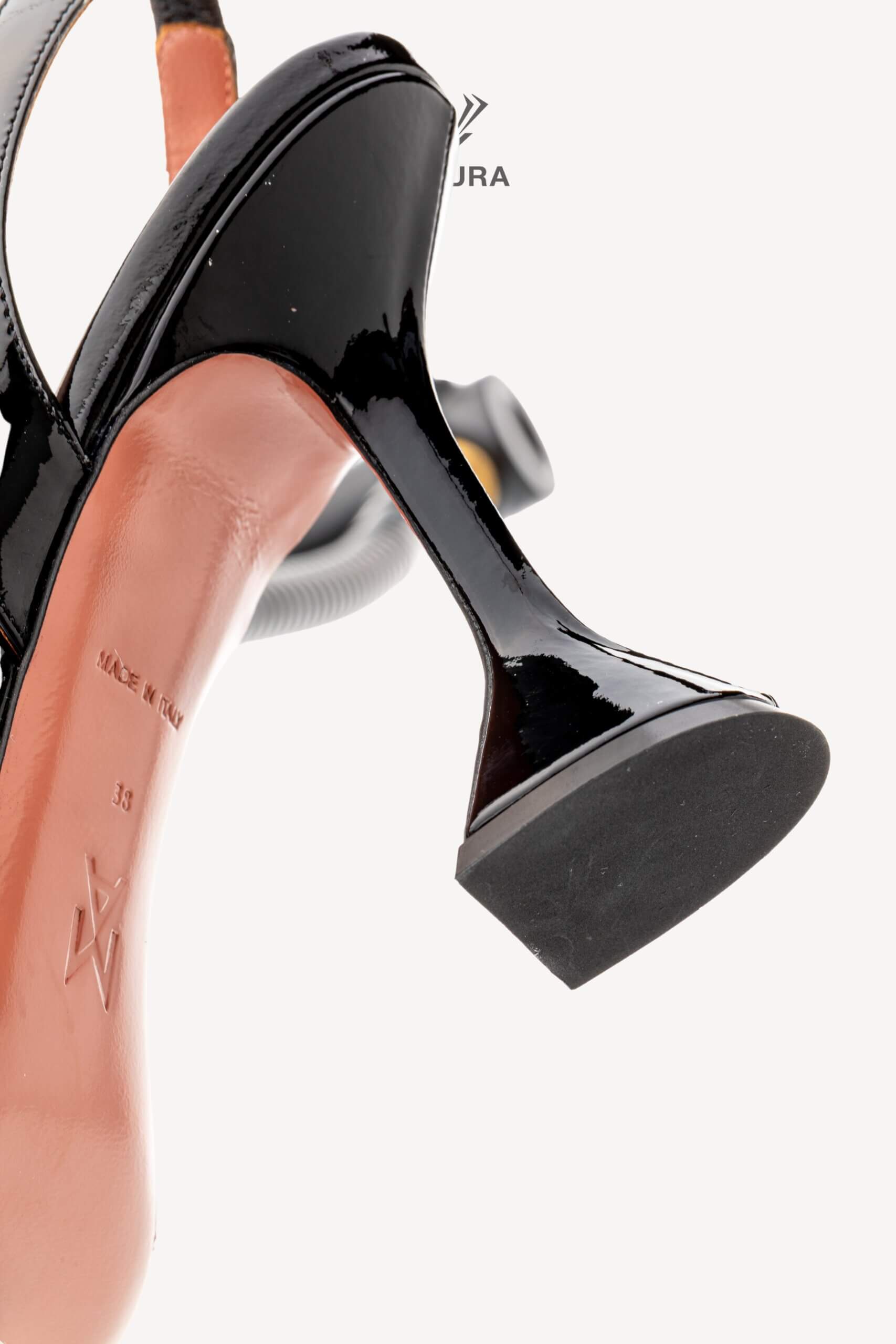 <span style="font-size: 10px;letter-spacing: .15em">BEST DEAL</span><br>            <strong>AMINA MUADDI</strong><br>            <div style="margin-top:10px;font-size:16px">Begum Sling 95 Pumps Black Leather 38 ( true size 37 )</div><br> - Image 13