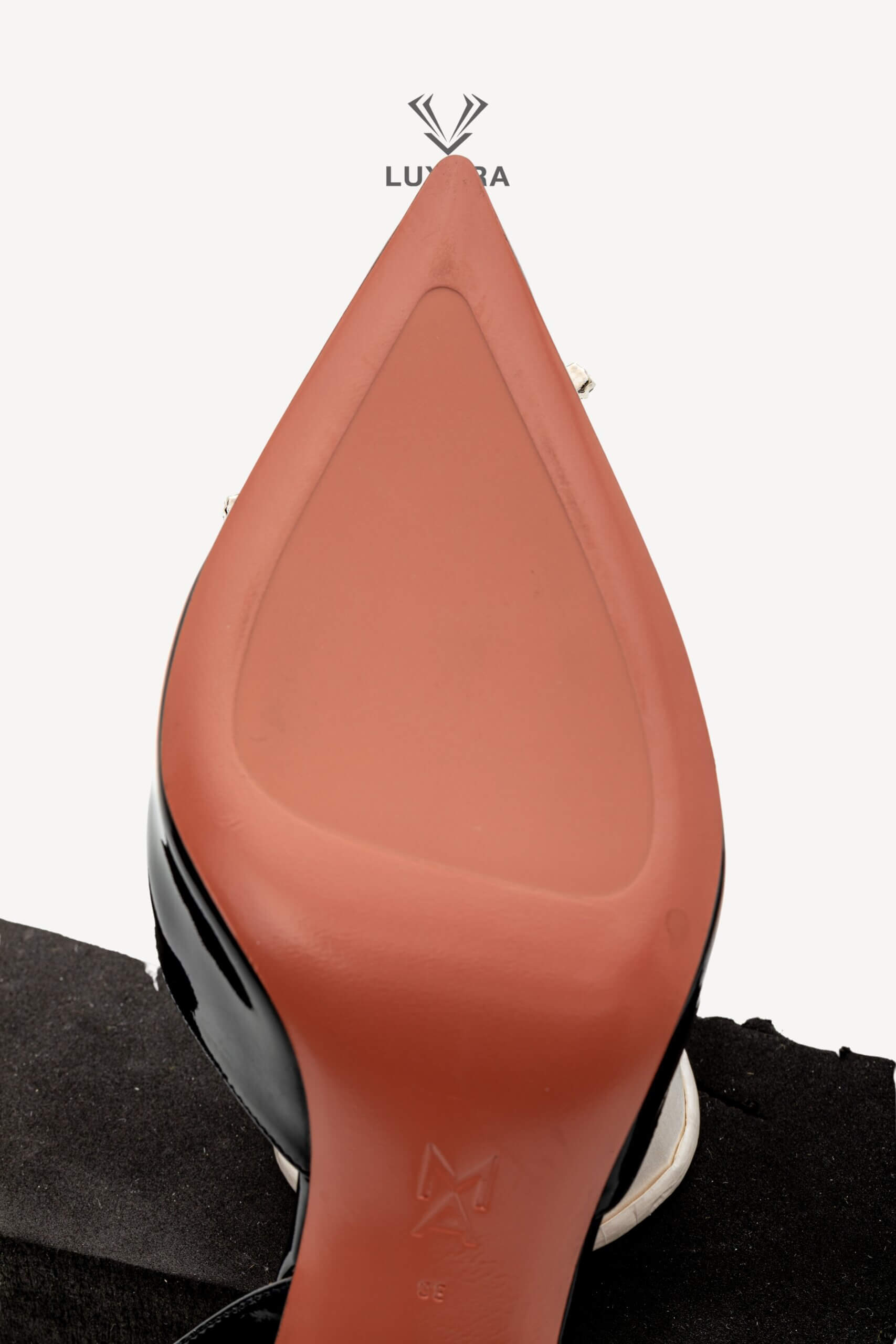 <span style="font-size: 10px;letter-spacing: .15em">BEST DEAL</span><br>            <strong>AMINA MUADDI</strong><br>            <div style="margin-top:10px;font-size:16px">Begum Sling 95 Pumps Black Leather 38 ( true size 37 )</div><br> - Image 17