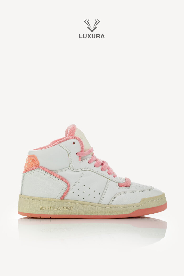 <span style="font-size: 10px;letter-spacing: .15em">HARD TO FIND</span><br>            <strong>SAINT LAURENT</strong><br>            <div style="margin-top:10px;font-size:16px">Jefferson Sneakers White-Pink 36</div><br>