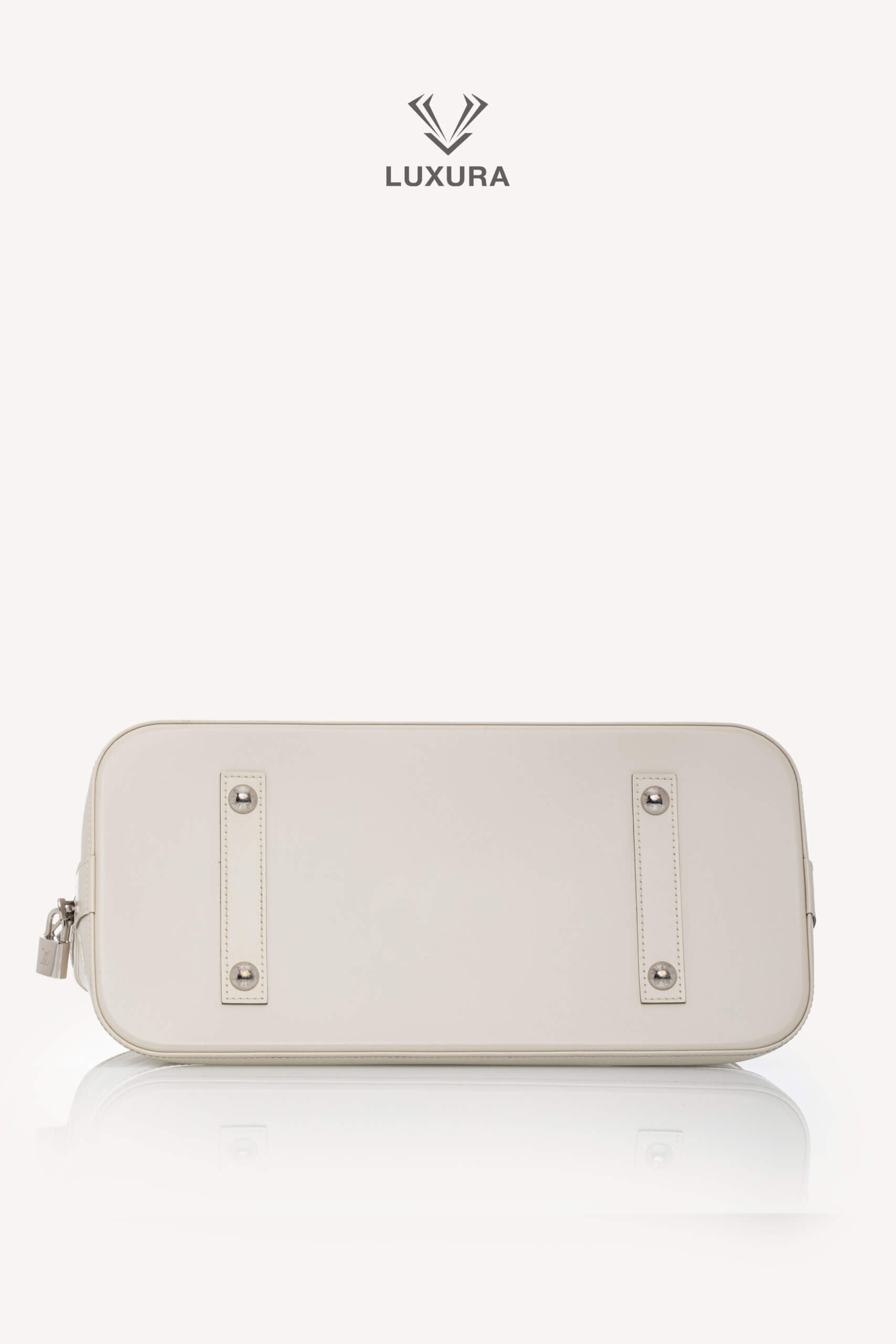 <span style="font-size: 10px;letter-spacing: .15em">HARD TO FIND</span><br>            <strong>LOUIS VUITTON</strong><br>            <div style="margin-top:10px;font-size:16px">Alma MM Epi Leather Ivoire M4032J</div><br> - Image 24