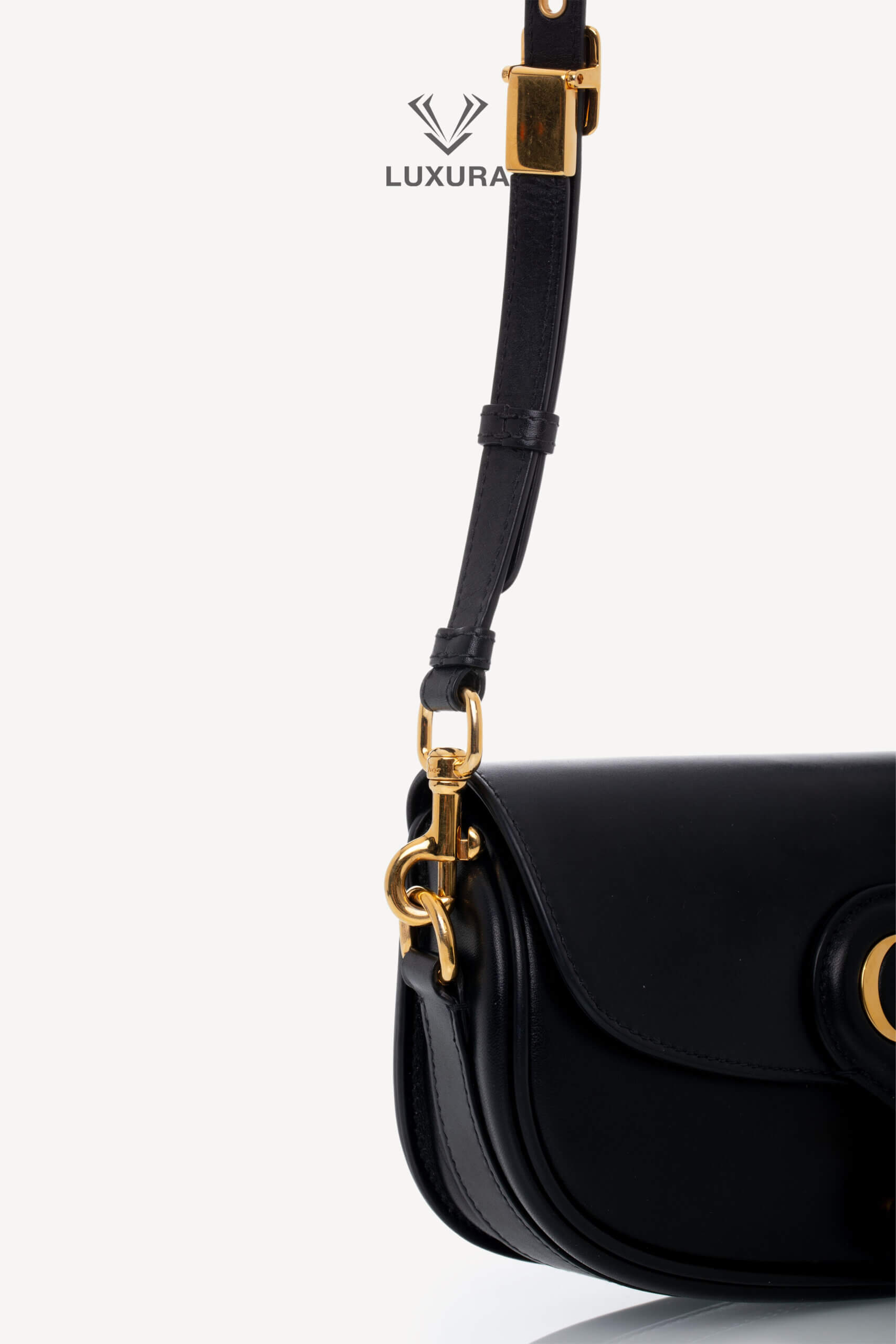 <span style="font-size: 10px;letter-spacing: .15em">HARD TO FIND</span><br>            <strong>CHRISTIAN DIOR</strong><br>            <div style="margin-top:10px;font-size:16px">Bobby East-West Bag Grained Calfskin Black</div><br> - Image 26