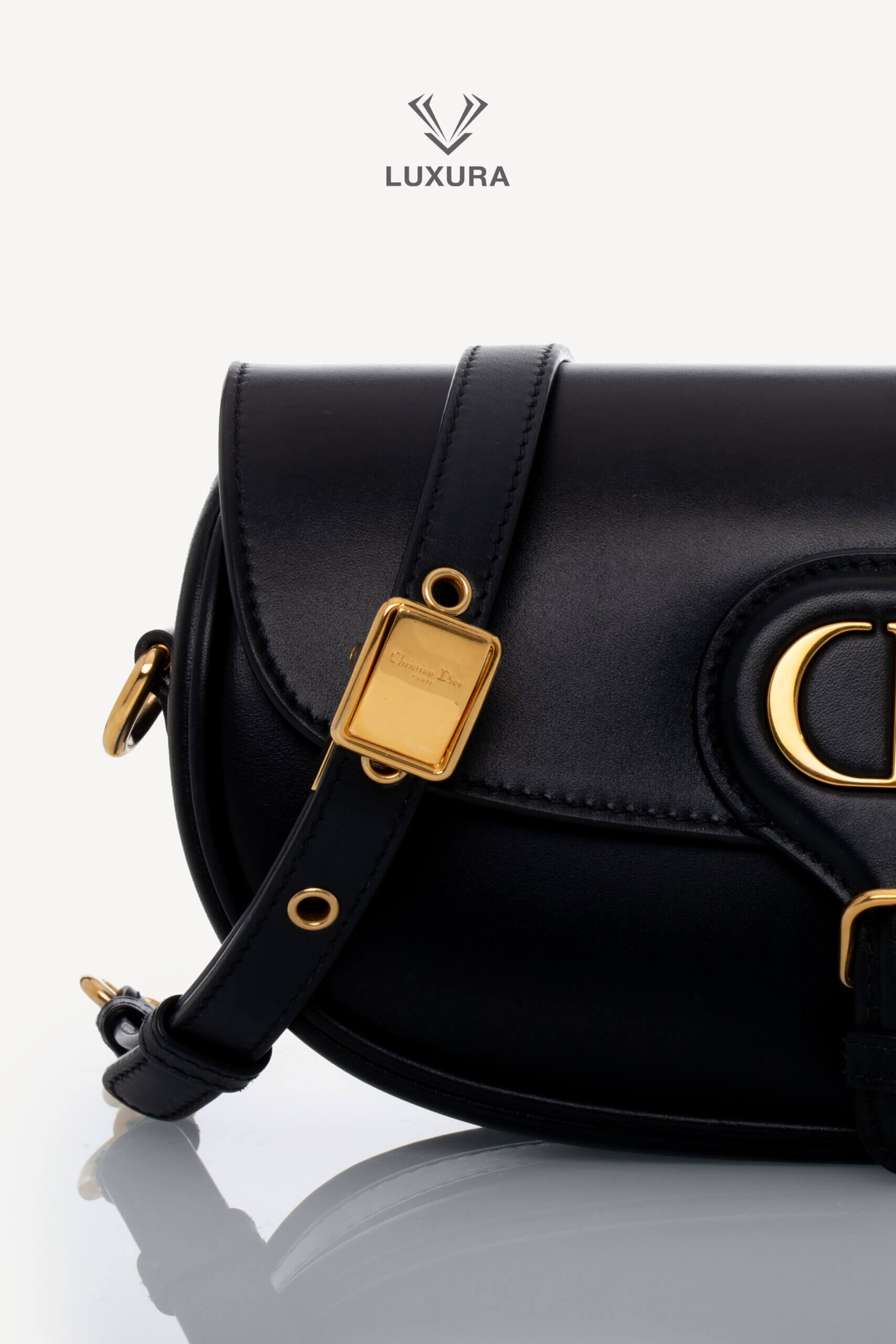 <span style="font-size: 10px;letter-spacing: .15em">HARD TO FIND</span><br>            <strong>CHRISTIAN DIOR</strong><br>            <div style="margin-top:10px;font-size:16px">Bobby East-West Bag Grained Calfskin Black</div><br> - Image 11