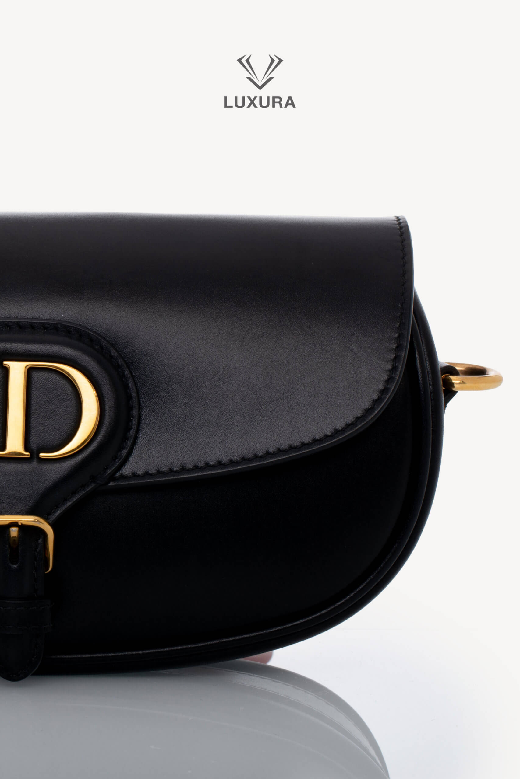 <span style="font-size: 10px;letter-spacing: .15em">HARD TO FIND</span><br>            <strong>CHRISTIAN DIOR</strong><br>            <div style="margin-top:10px;font-size:16px">Bobby East-West Bag Grained Calfskin Black</div><br> - Image 12