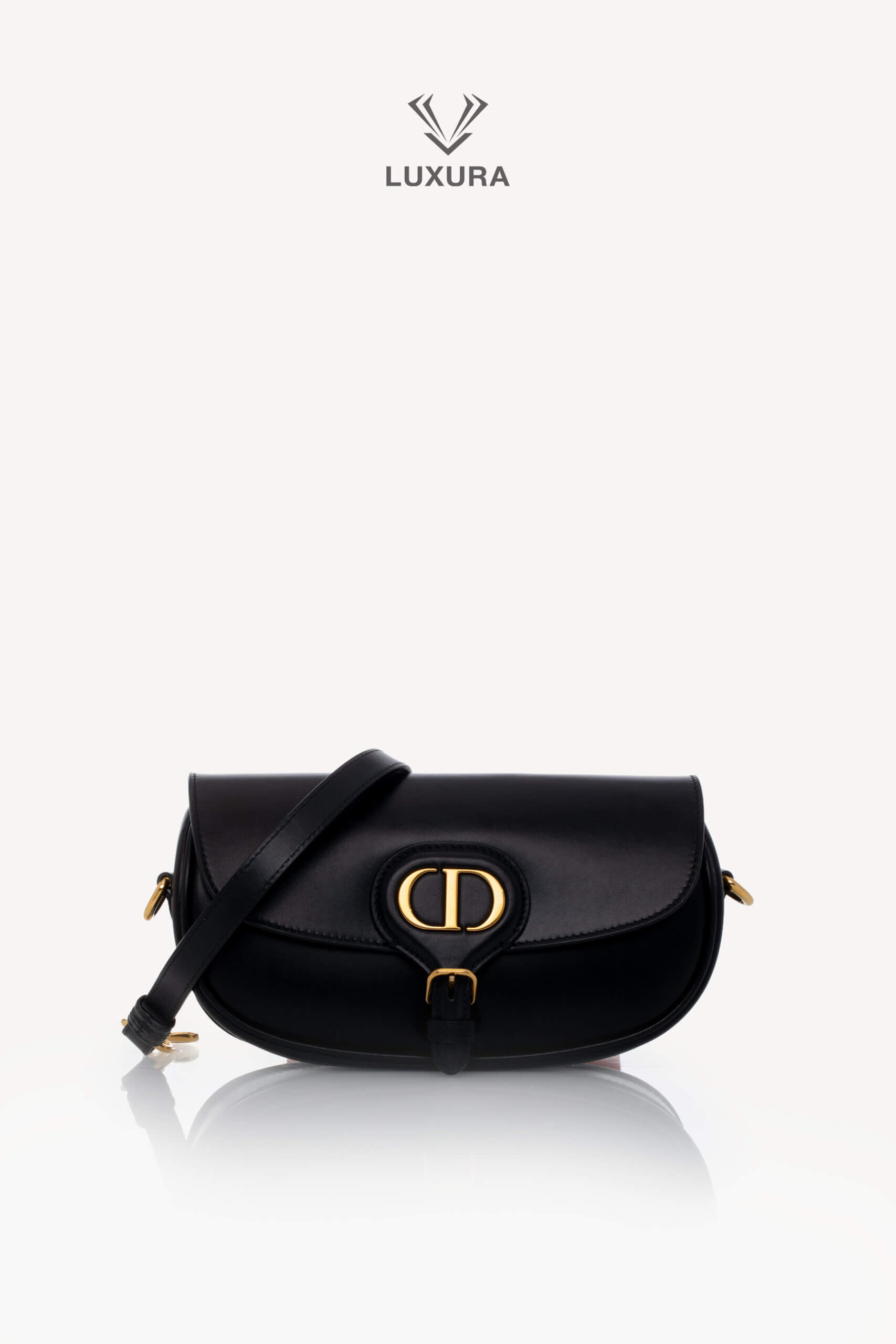 <span style="font-size: 10px;letter-spacing: .15em">HARD TO FIND</span><br>            <strong>CHRISTIAN DIOR</strong><br>            <div style="margin-top:10px;font-size:16px">Bobby East-West Bag Grained Calfskin Black</div><br> - Image 4
