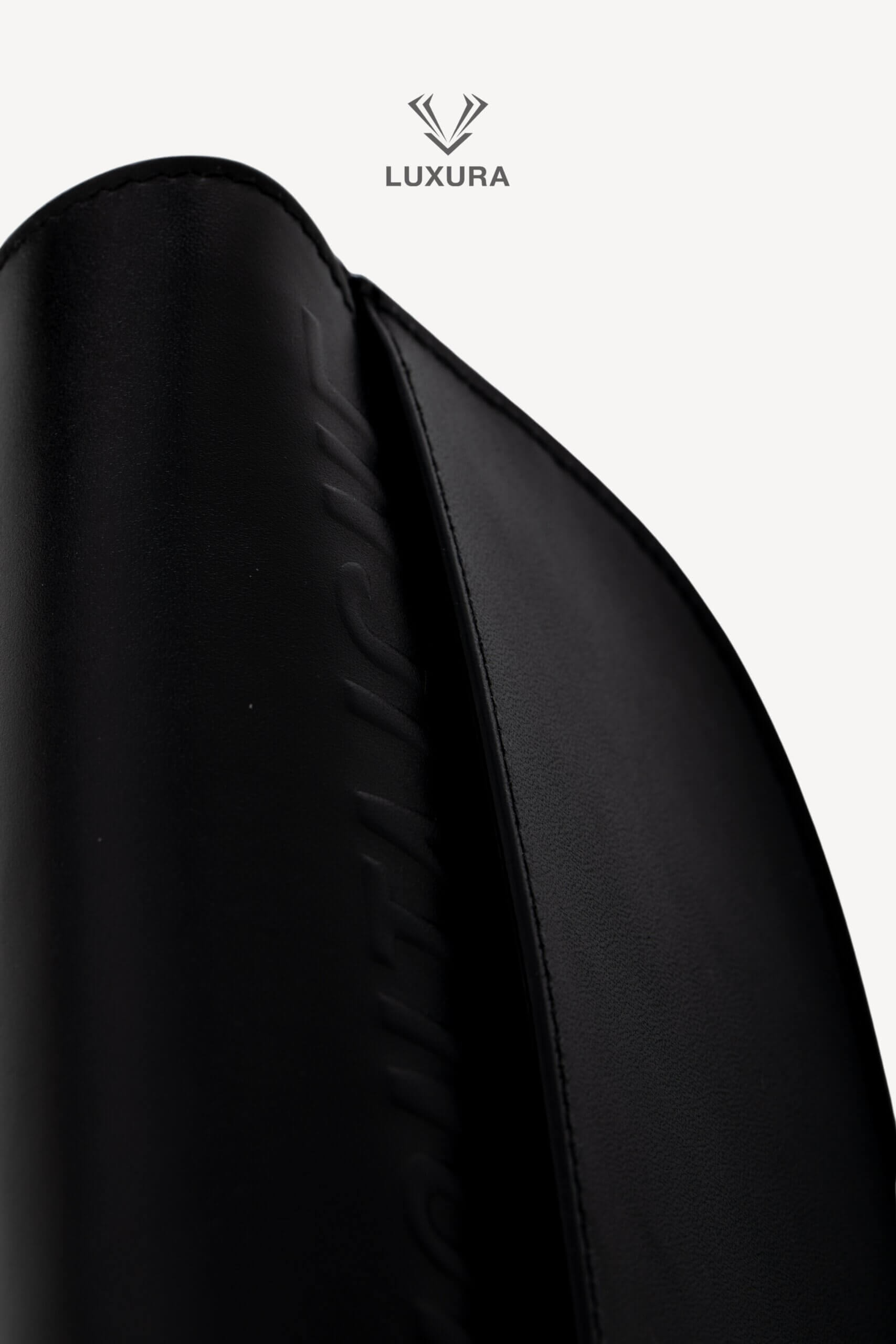 <span style="font-size: 10px;letter-spacing: .15em">HARD TO FIND</span><br>            <strong>CHRISTIAN DIOR</strong><br>            <div style="margin-top:10px;font-size:16px">Bobby East-West Bag Grained Calfskin Black</div><br> - Image 22