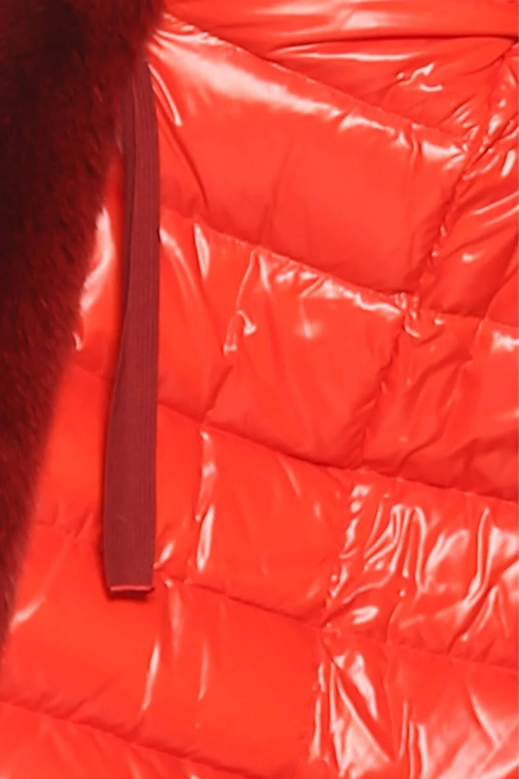 <span style="font-size: 10px;letter-spacing: .15em">BEST DEAL</span><br> <strong>MONCLER</strong><br> <div style="margin-top:10px;font-size:16px">Hypolais Giubbotto 1</div><br> - Image 17