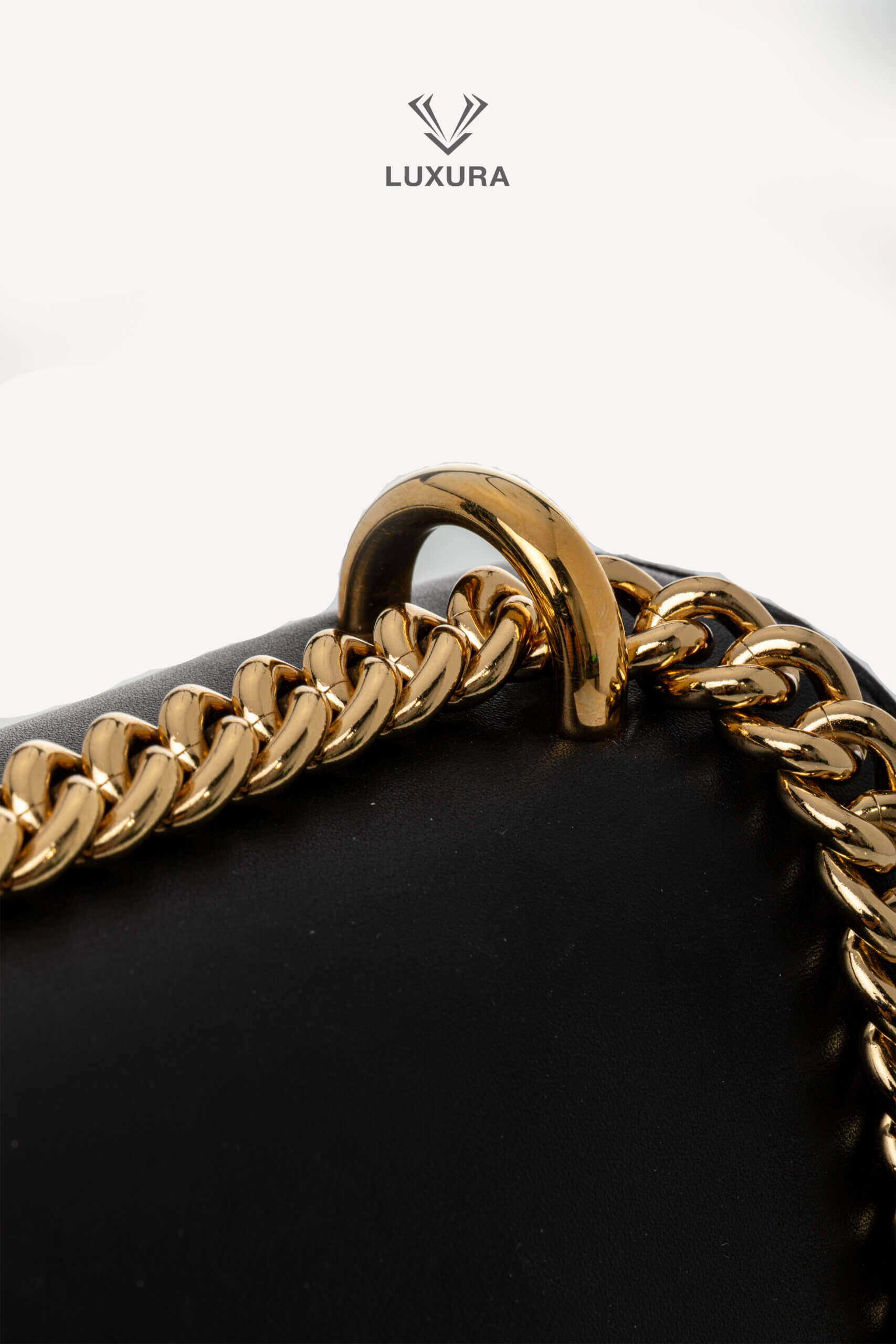 <span style="font-size: 10px;letter-spacing: .15em">IN TRENDING</span><br> <strong>GUCCI</strong><br> <div style="margin-top:10px;font-size:16px">Supreme Monogram Calfskin Medium Padlock Shoulder Bag Brown Black</div><br> - Image 15