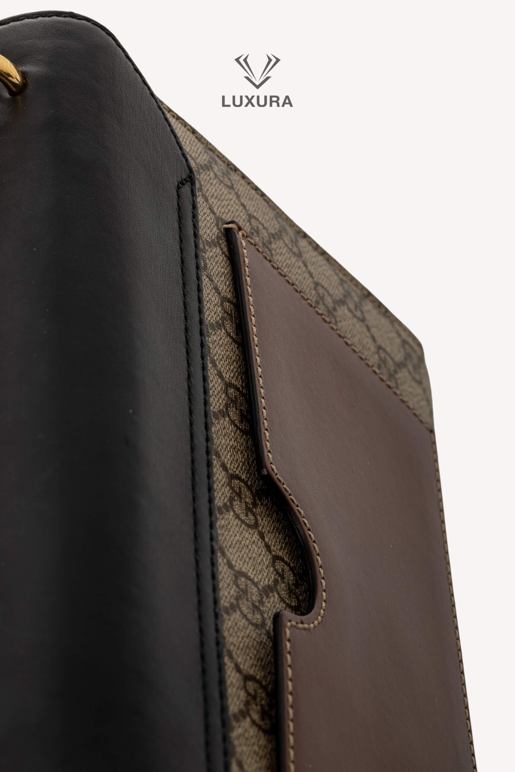 <span style="font-size: 10px;letter-spacing: .15em">IN TRENDING</span><br> <strong>GUCCI</strong><br> <div style="margin-top:10px;font-size:16px">Supreme Monogram Calfskin Medium Padlock Shoulder Bag Brown Black</div><br> - Image 21