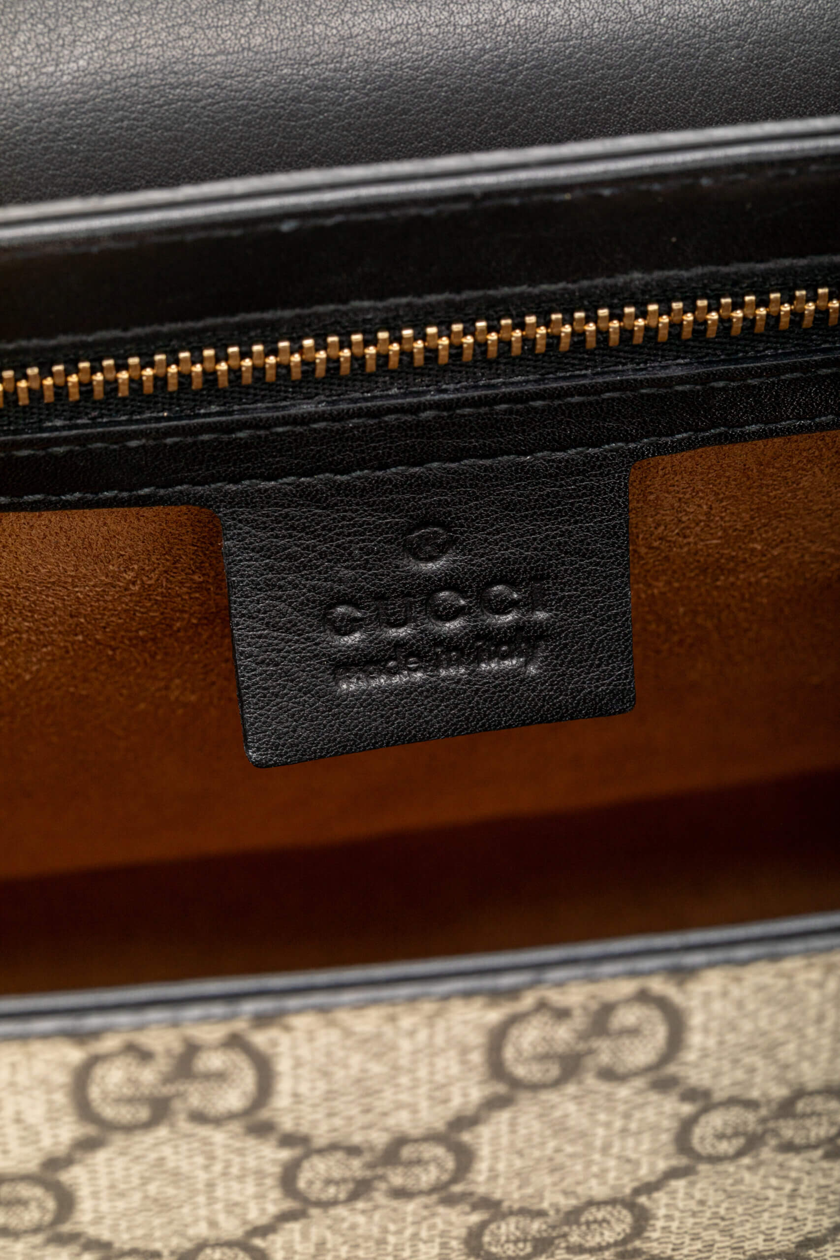 <span style="font-size: 10px;letter-spacing: .15em">IN TRENDING</span><br> <strong>GUCCI</strong><br> <div style="margin-top:10px;font-size:16px">Supreme Monogram Calfskin Medium Padlock Shoulder Bag Brown Black</div><br> - Image 22