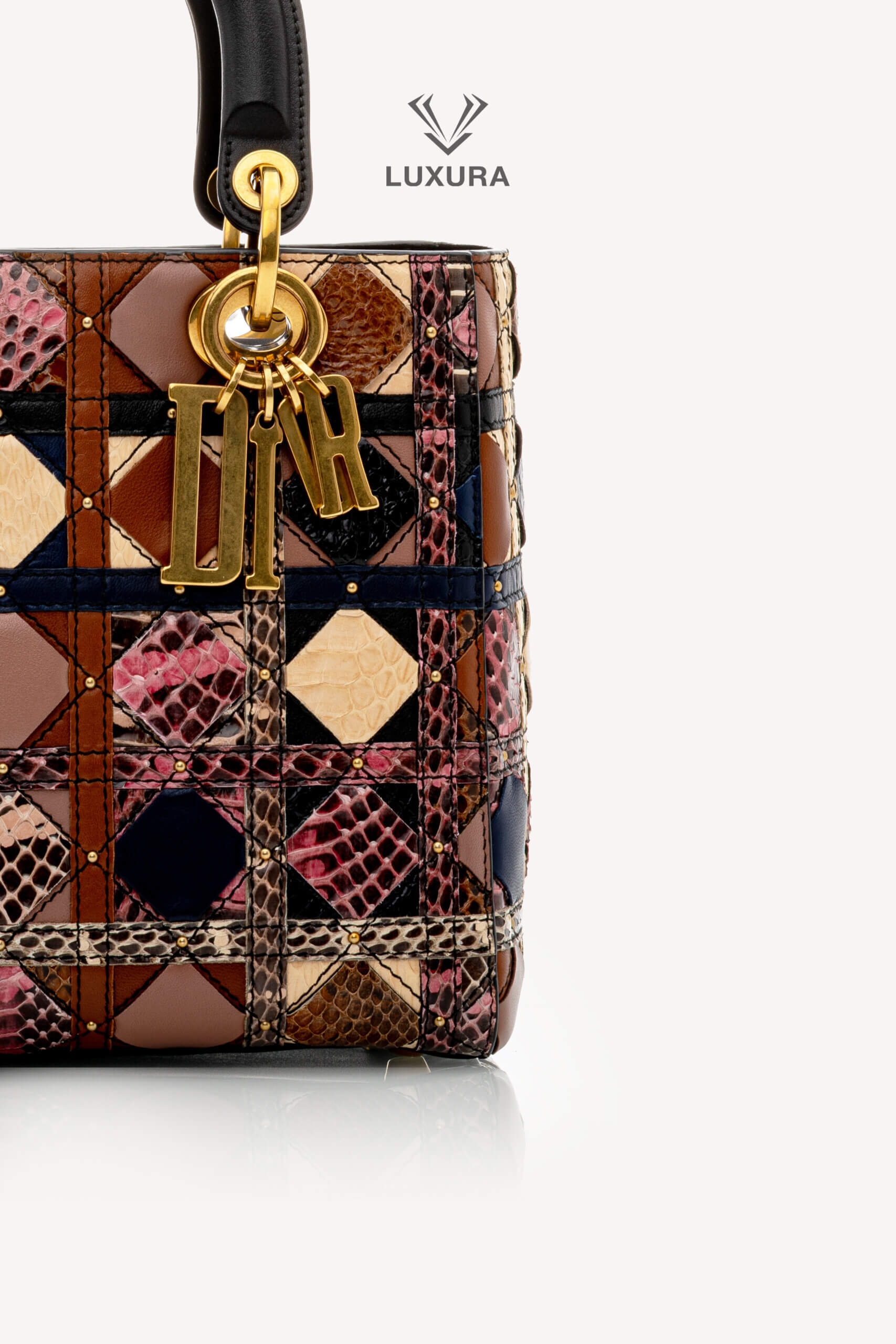 <span style="font-size: 10px;letter-spacing: .15em">HARD TO FIND</span><br><strong>Dior</strong><br><div style="margin-top:10px;font-size:16px">Supple Medium Lady Patchwork Cannage Leather and Exotics Leather</div><br> - Image 4