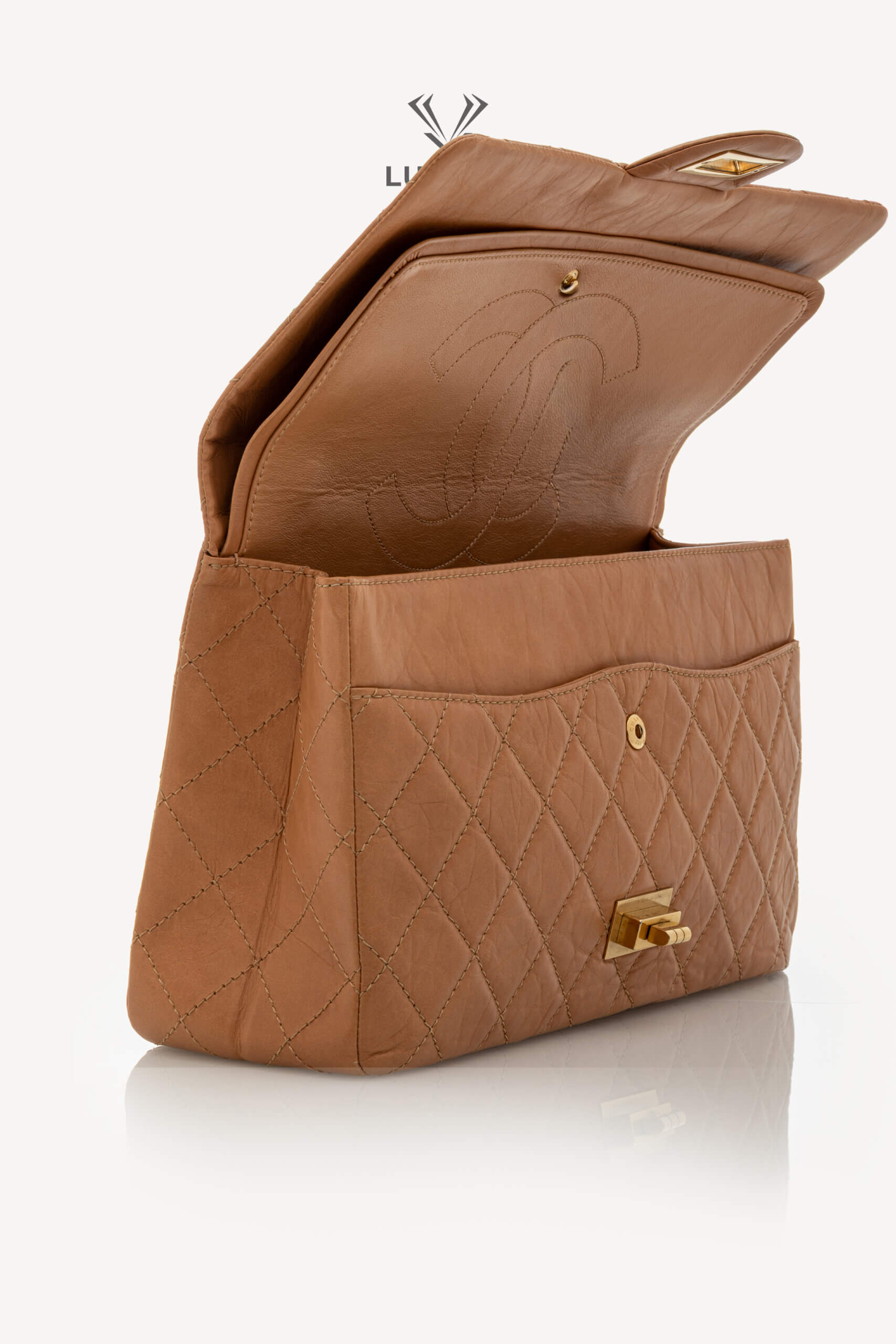 <span style="font-size: 10px;letter-spacing: .15em">HARD TO FIND</span><br><strong>CHANEL</strong><br><div style="margin-top:10px;font-size:16px">2.55 Dark Beige Distressed Calf with Gold Hardware</div><br> - Image 13