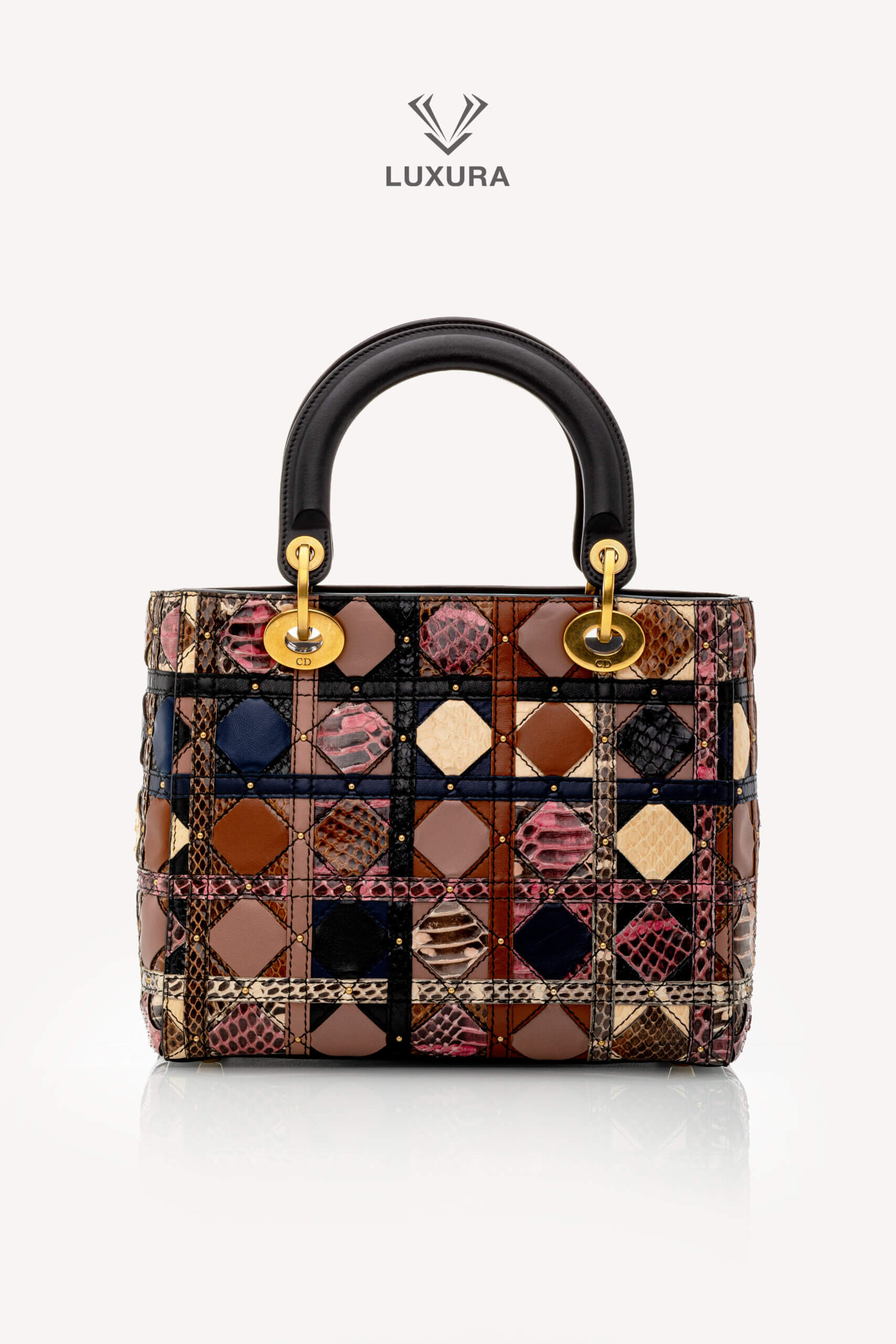 <span style="font-size: 10px;letter-spacing: .15em">HARD TO FIND</span><br><strong>Dior</strong><br><div style="margin-top:10px;font-size:16px">Supple Medium Lady Patchwork Cannage Leather and Exotics Leather</div><br> - Image 10