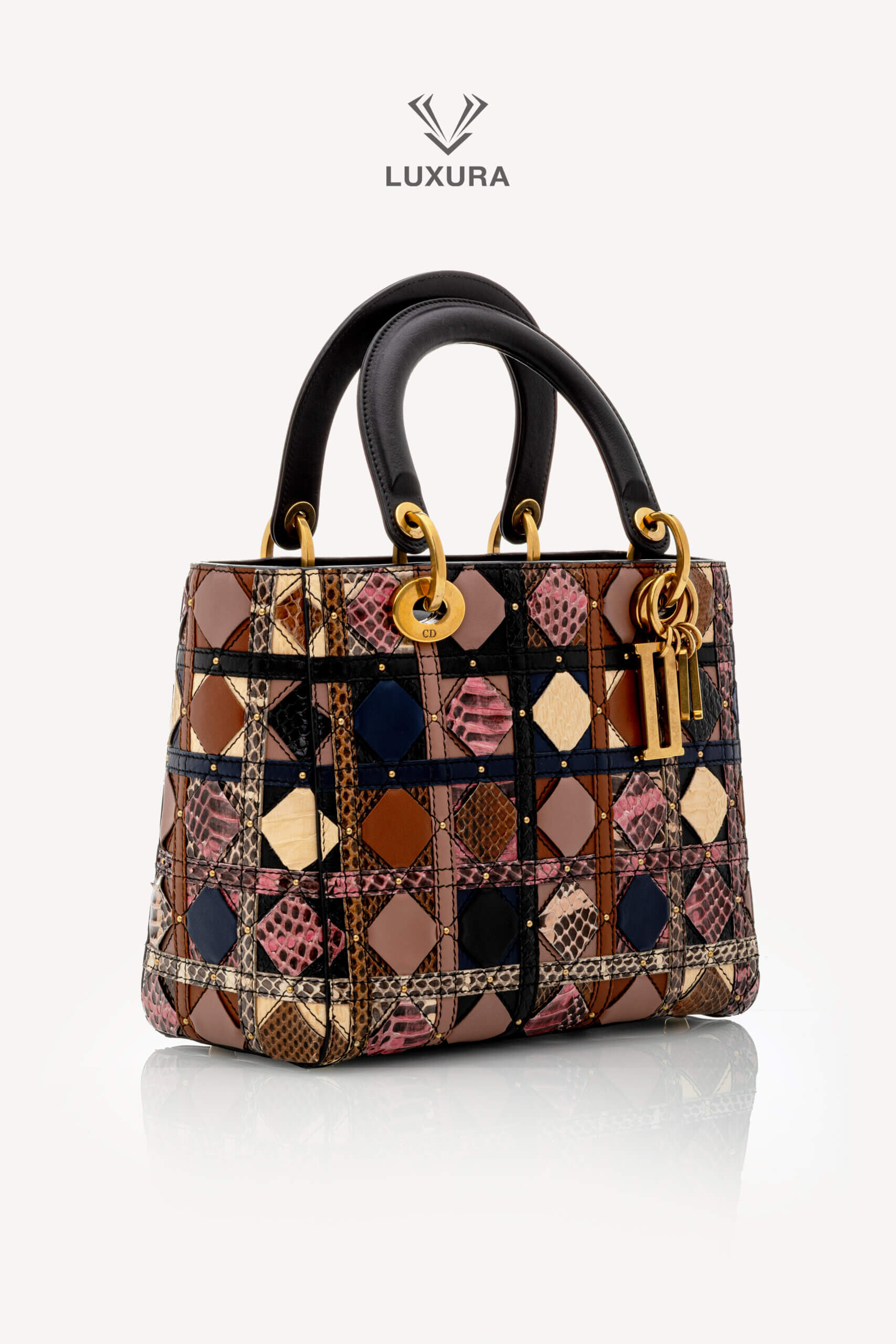 <span style="font-size: 10px;letter-spacing: .15em">HARD TO FIND</span><br><strong>Dior</strong><br><div style="margin-top:10px;font-size:16px">Supple Medium Lady Patchwork Cannage Leather and Exotics Leather</div><br> - Image 12