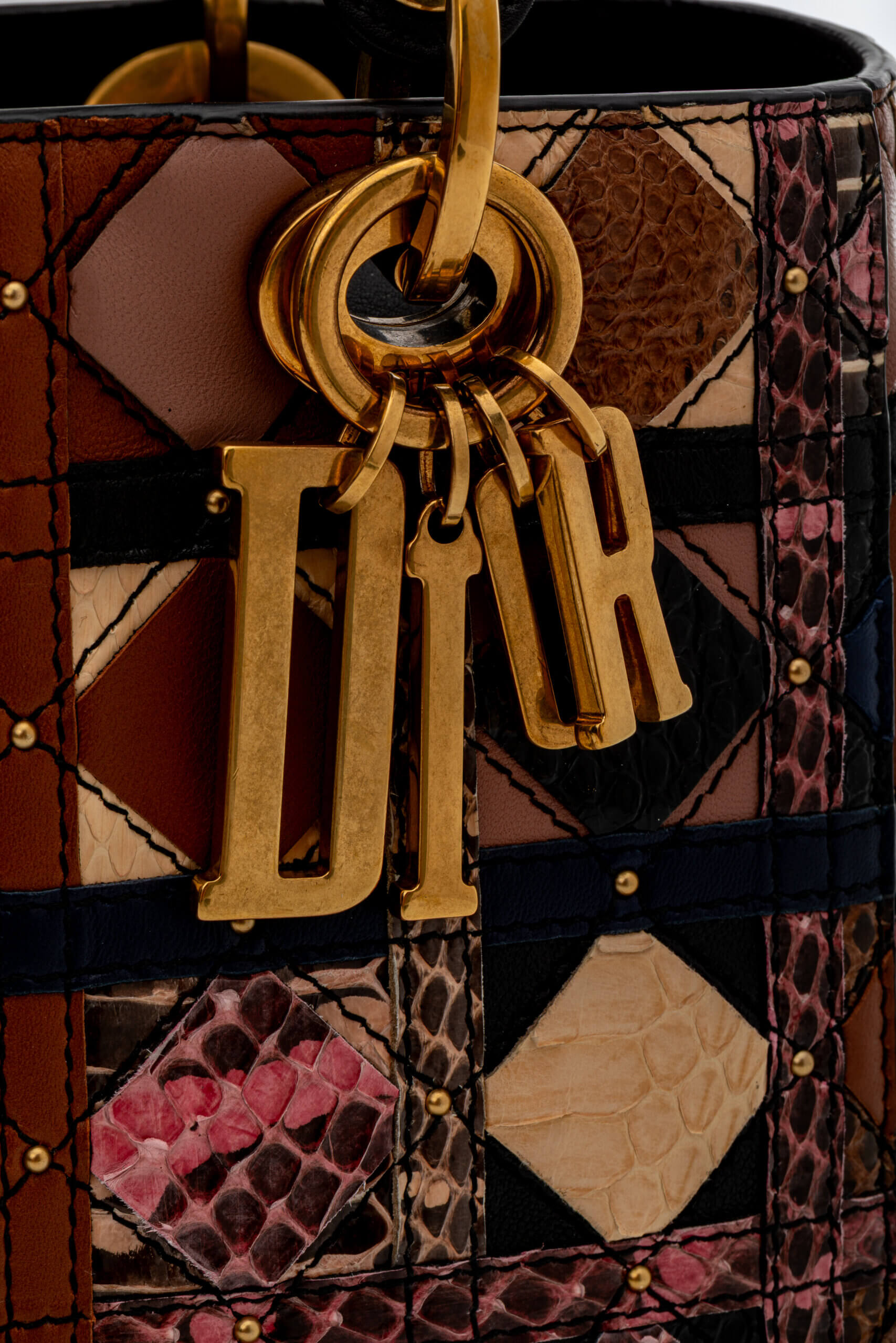 <span style="font-size: 10px;letter-spacing: .15em">HARD TO FIND</span><br><strong>Dior</strong><br><div style="margin-top:10px;font-size:16px">Supple Medium Lady Patchwork Cannage Leather and Exotics Leather</div><br> - Image 15