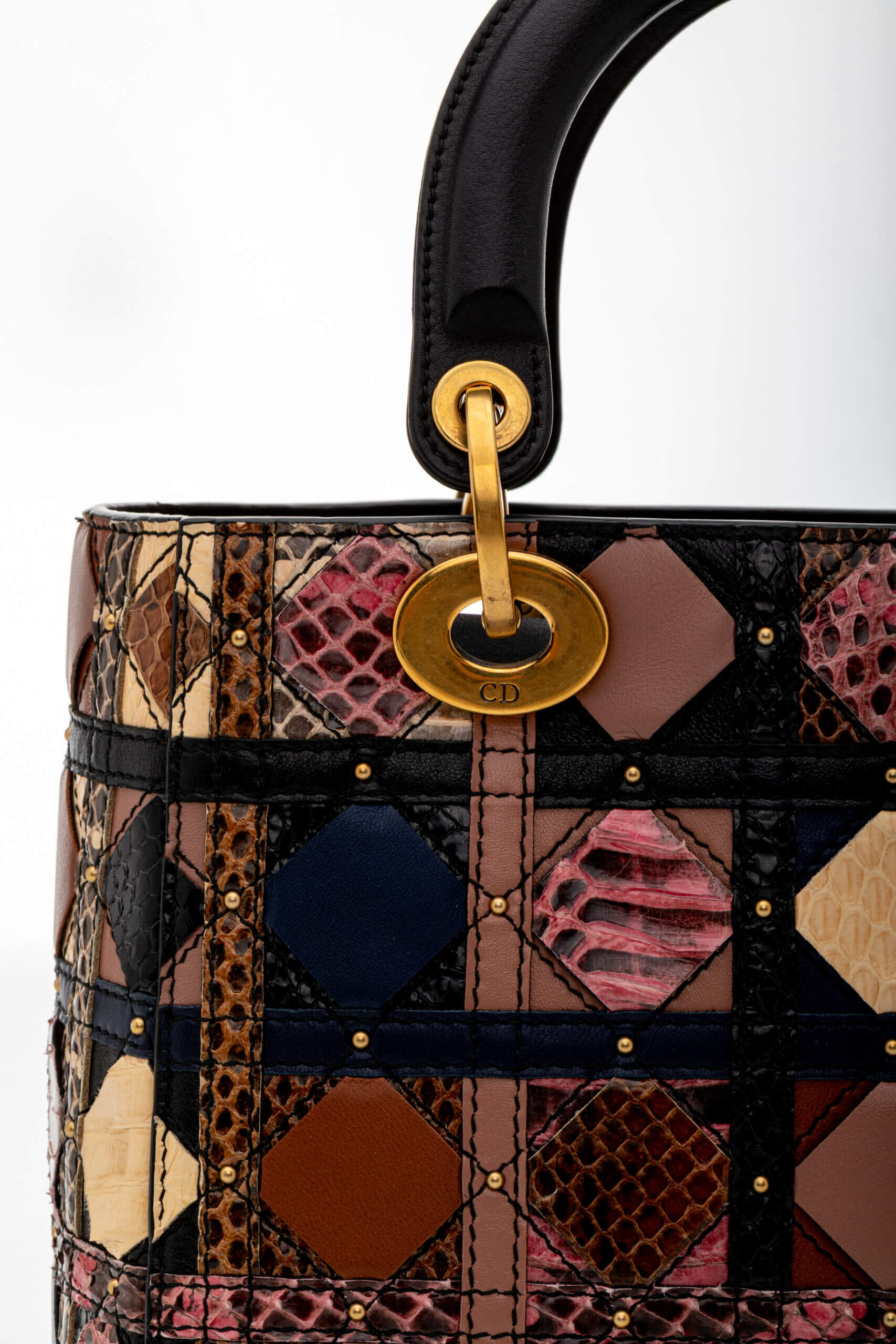 <span style="font-size: 10px;letter-spacing: .15em">HARD TO FIND</span><br><strong>Dior</strong><br><div style="margin-top:10px;font-size:16px">Supple Medium Lady Patchwork Cannage Leather and Exotics Leather</div><br> - Image 16