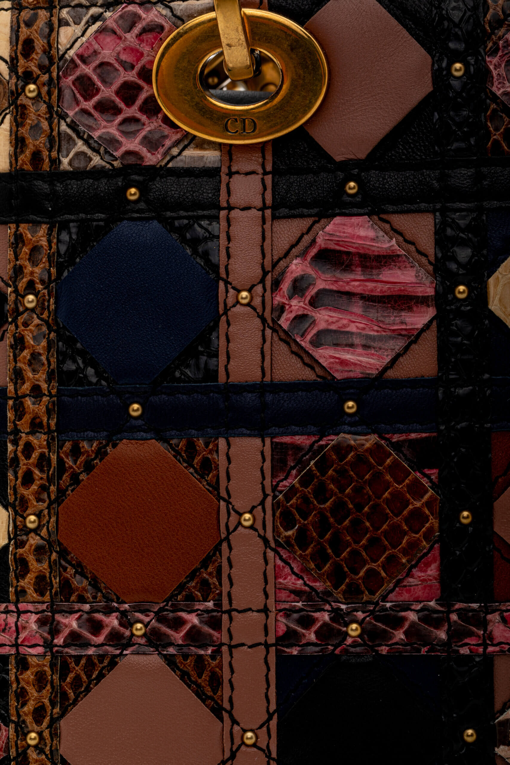 <span style="font-size: 10px;letter-spacing: .15em">HARD TO FIND</span><br><strong>Dior</strong><br><div style="margin-top:10px;font-size:16px">Supple Medium Lady Patchwork Cannage Leather and Exotics Leather</div><br> - Image 17