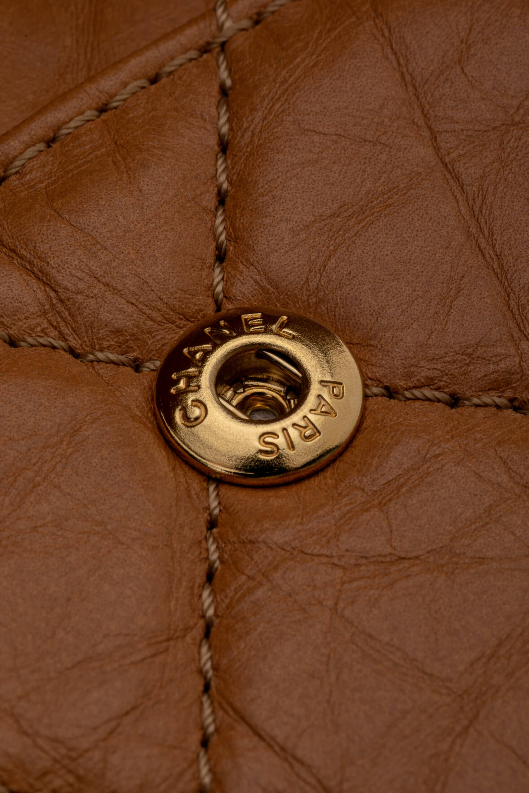 <span style="font-size: 10px;letter-spacing: .15em">HARD TO FIND</span><br><strong>CHANEL</strong><br><div style="margin-top:10px;font-size:16px">2.55 Dark Beige Distressed Calf with Gold Hardware</div><br> - Image 23