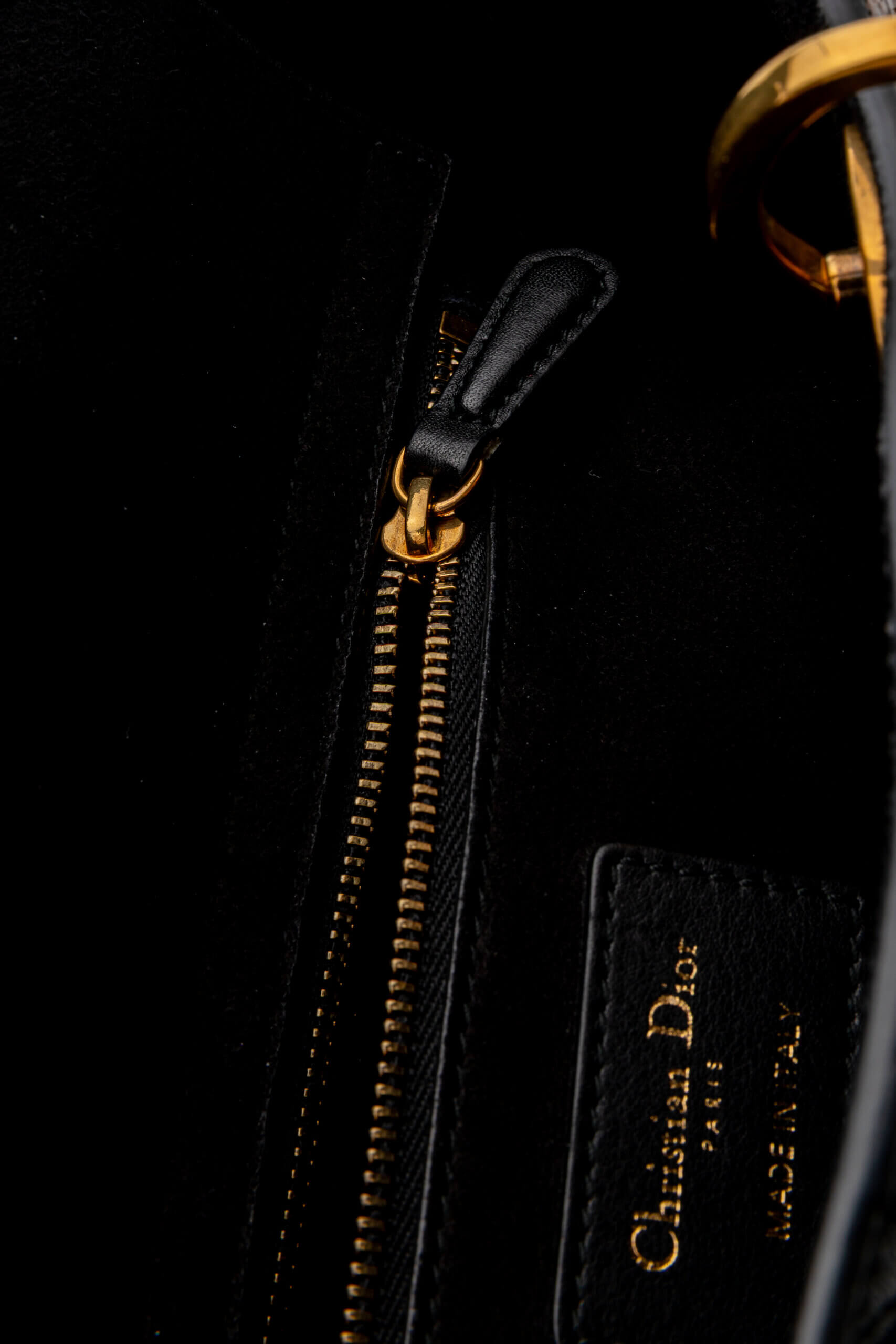 <span style="font-size: 10px;letter-spacing: .15em">HARD TO FIND</span><br><strong>Dior</strong><br><div style="margin-top:10px;font-size:16px">Supple Medium Lady Patchwork Cannage Leather and Exotics Leather</div><br> - Image 25