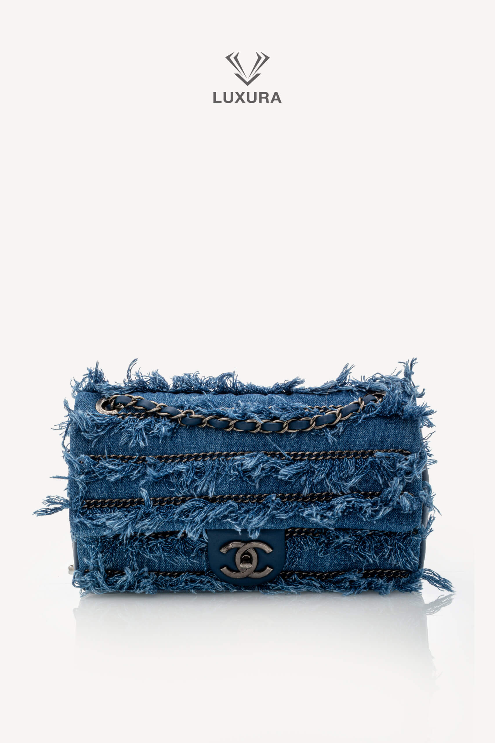 <span style="font-size: 10px;letter-spacing: .15em">HARD TO FIND</span><br><strong>CHANEL</strong><br><div style="margin-top:10px;font-size:16px">Calfskin Denim Paris Dubai Fringe Chains Small Flap Blue</div><br> - Image 23