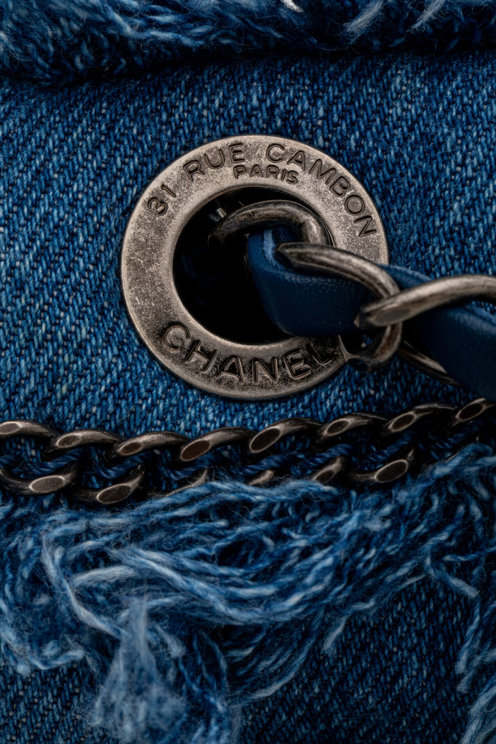 <span style="font-size: 10px;letter-spacing: .15em">HARD TO FIND</span><br><strong>CHANEL</strong><br><div style="margin-top:10px;font-size:16px">Calfskin Denim Paris Dubai Fringe Chains Small Flap Blue</div><br> - Image 17