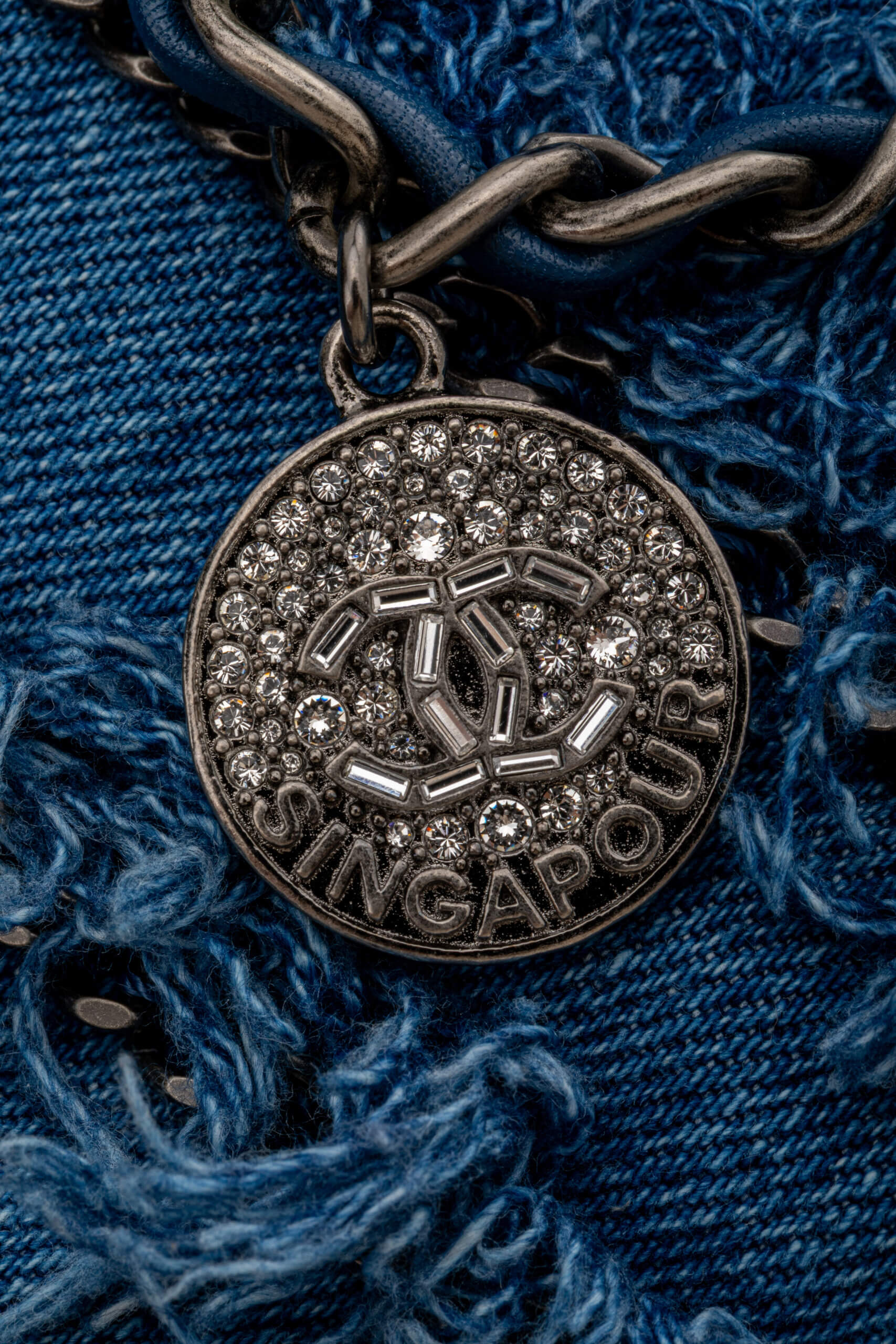 <span style="font-size: 10px;letter-spacing: .15em">HARD TO FIND</span><br><strong>CHANEL</strong><br><div style="margin-top:10px;font-size:16px">Calfskin Denim Paris Dubai Fringe Chains Small Flap Blue</div><br> - Image 15