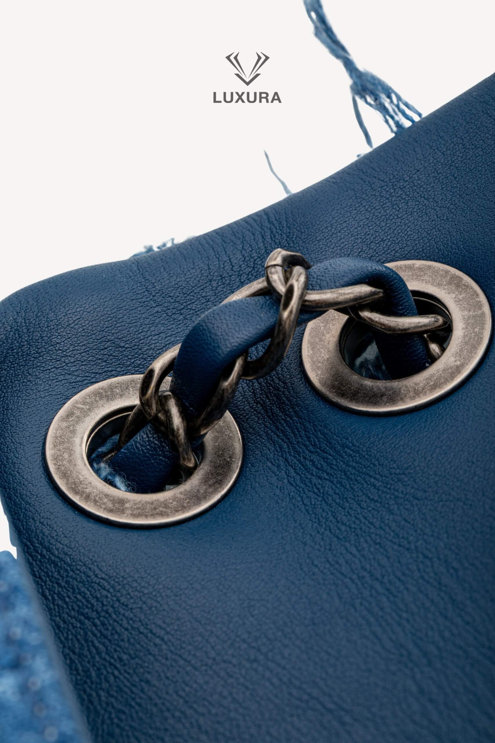 <span style="font-size: 10px;letter-spacing: .15em">HARD TO FIND</span><br><strong>CHANEL</strong><br><div style="margin-top:10px;font-size:16px">Calfskin Denim Paris Dubai Fringe Chains Small Flap Blue</div><br> - Image 6