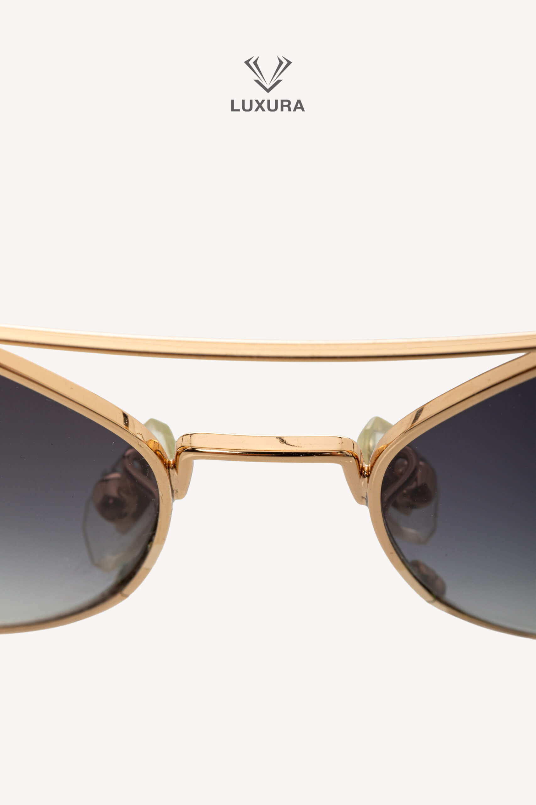 <span style="font-size: 10px;letter-spacing: .15em">HARD TO FIND</span><br> <strong>CHOPARD</strong><br> <div style="margin-top:10px;font-size:16px">SCHC40 300 Sunglasses Black</div><br> - Image 20