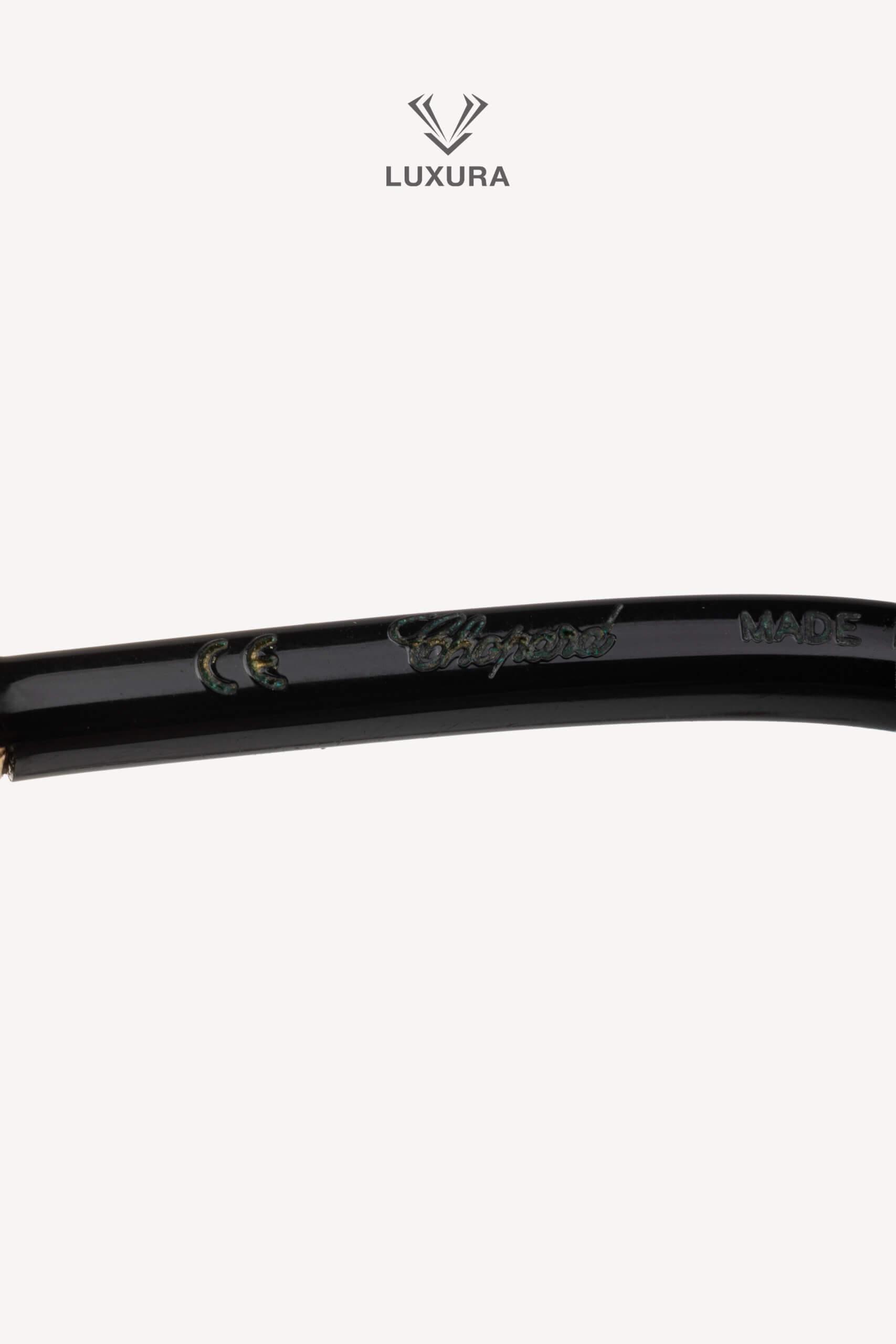 <span style="font-size: 10px;letter-spacing: .15em">HARD TO FIND</span><br> <strong>CHOPARD</strong><br> <div style="margin-top:10px;font-size:16px">SCHC40 300 Sunglasses Black</div><br> - Image 15