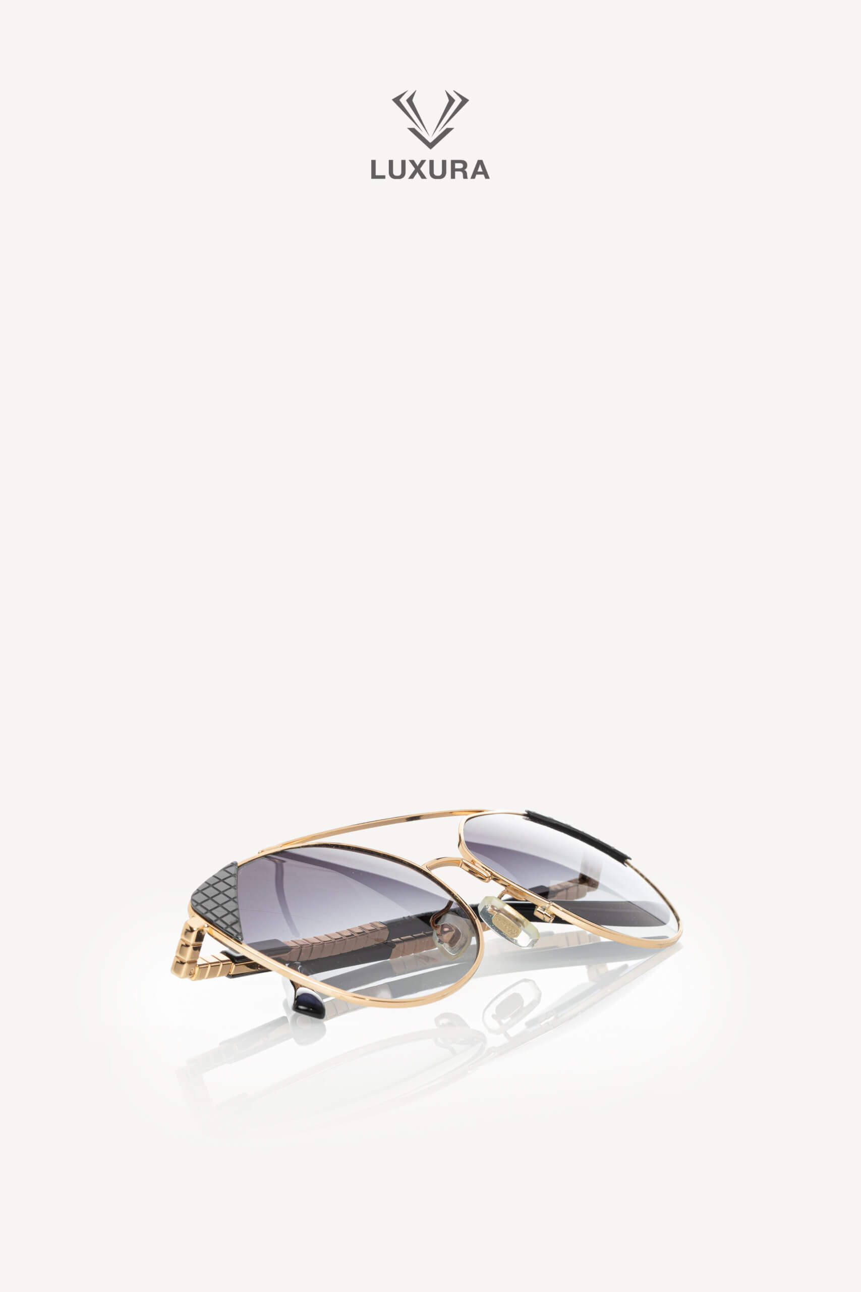 <span style="font-size: 10px;letter-spacing: .15em">HARD TO FIND</span><br> <strong>CHOPARD</strong><br> <div style="margin-top:10px;font-size:16px">SCHC40 300 Sunglasses Black</div><br> - Image 7