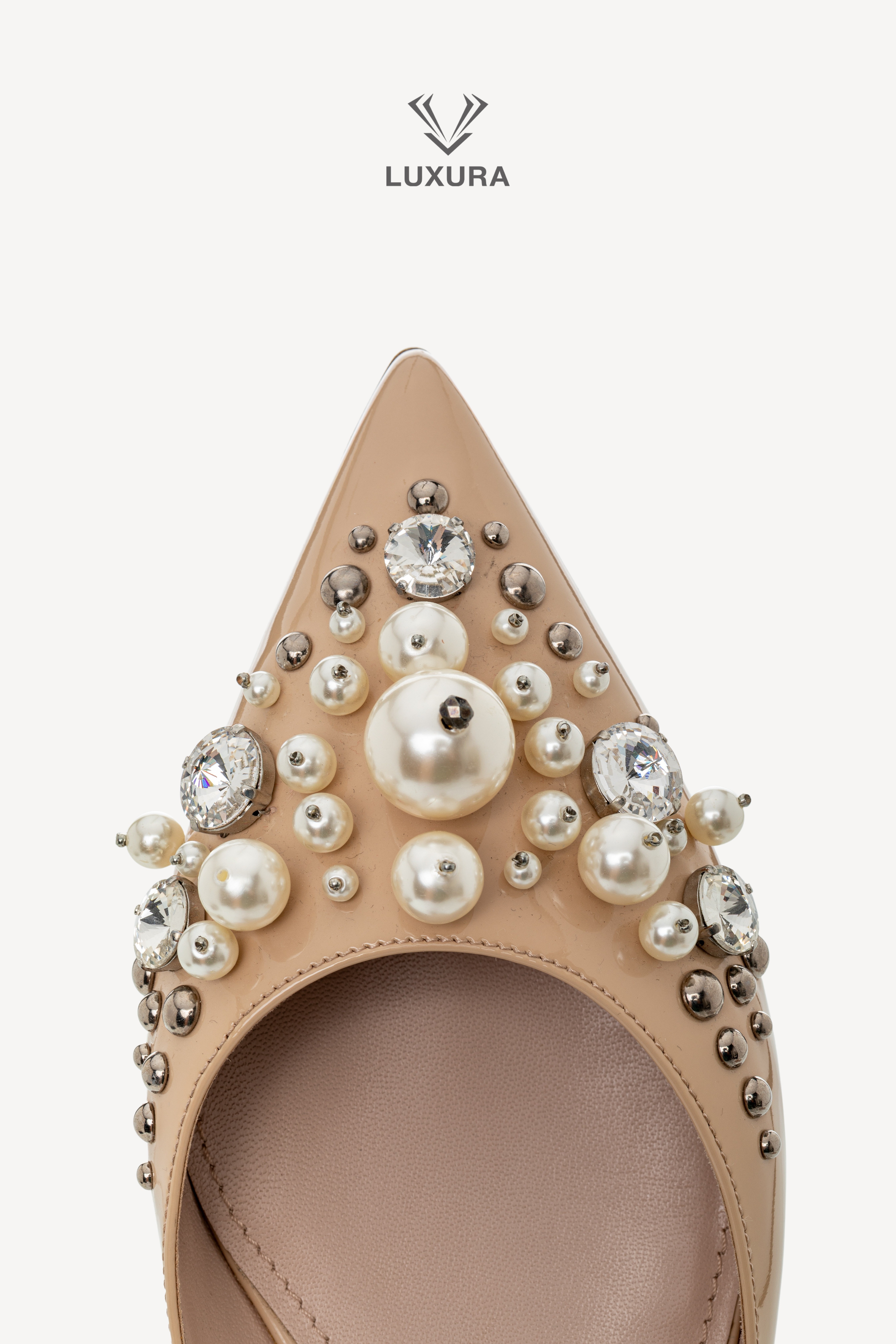 <span style="font-size: 10px;letter-spacing: .15em">BEST DEAL</span><br> <strong>MIU MIU</strong><br> <div style="margin-top:10px;font-size:16px">Patent Leather Faux Pearl Embellished Pointed Toe Mules Nude 37.5</div><br> - Image 9