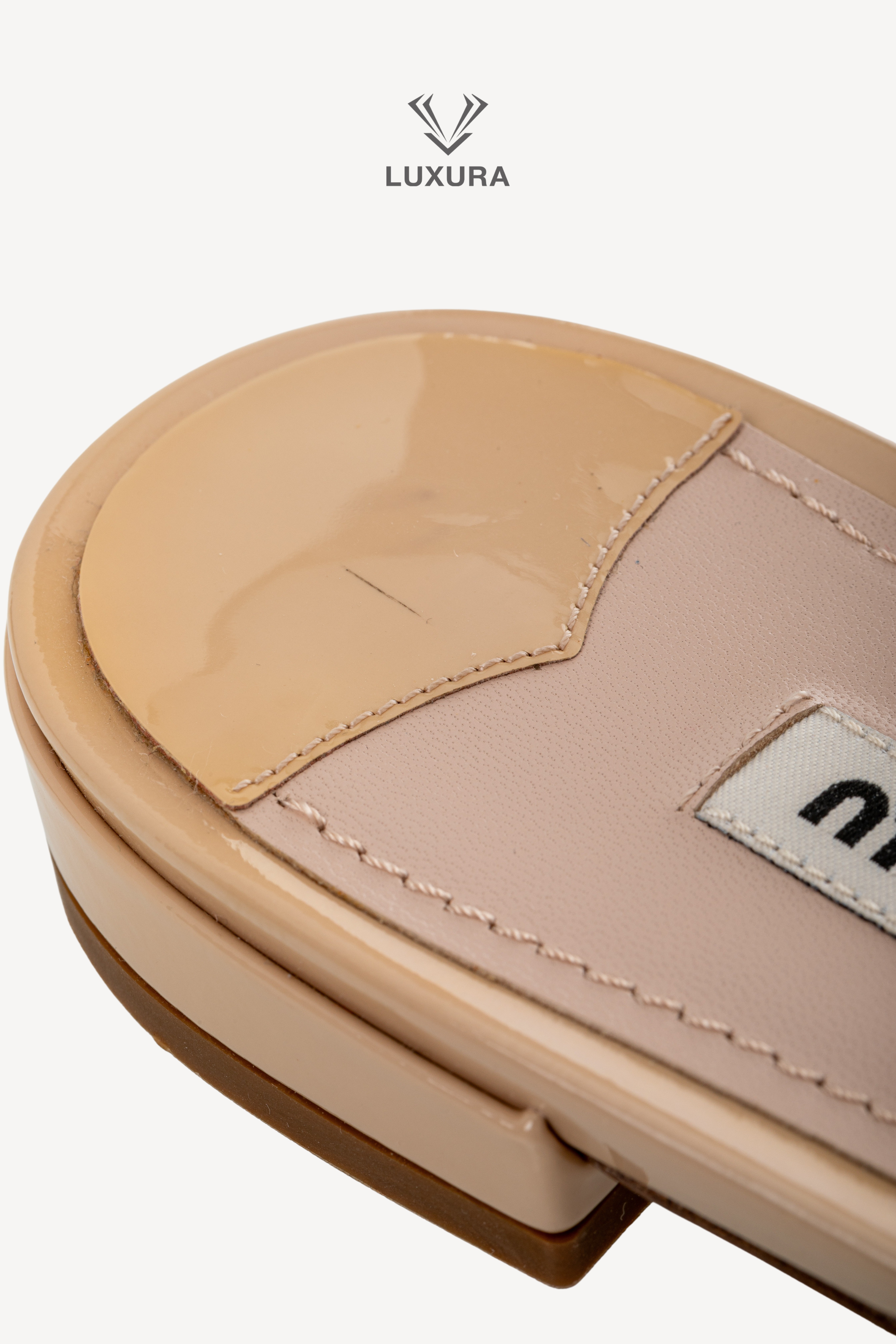 <span style="font-size: 10px;letter-spacing: .15em">BEST DEAL</span><br> <strong>MIU MIU</strong><br> <div style="margin-top:10px;font-size:16px">Patent Leather Faux Pearl Embellished Pointed Toe Mules Nude 37.5</div><br> - Image 13