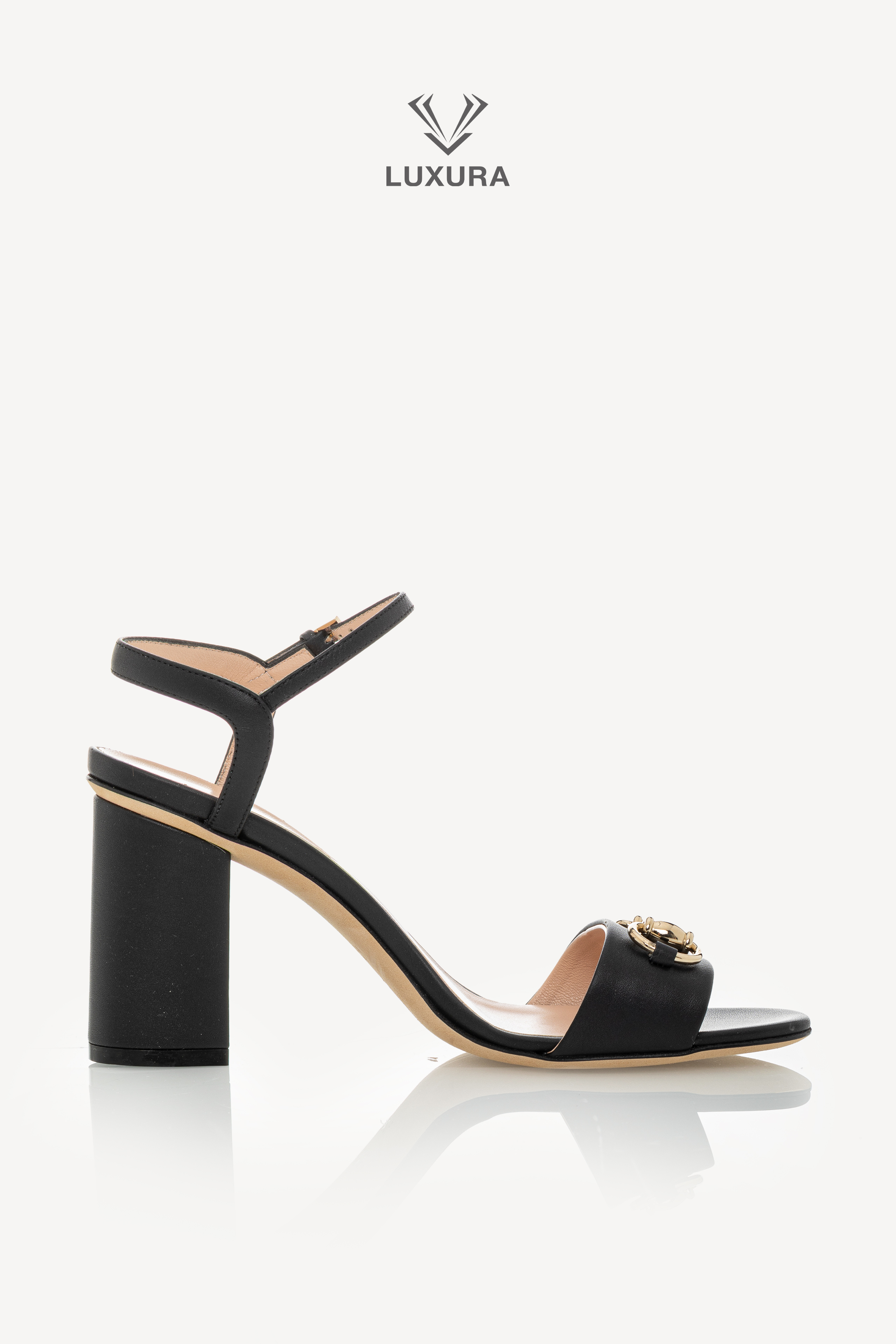 <span style="font-size: 10px;letter-spacing: .15em">HARD TO FIND</span><br>            <strong>GUCCI</strong><br>            <div style="margin-top:10px;font-size:16px">Leather Horsebit Ankle Strap Sandals 36,5 Black</div><br> - Image 20