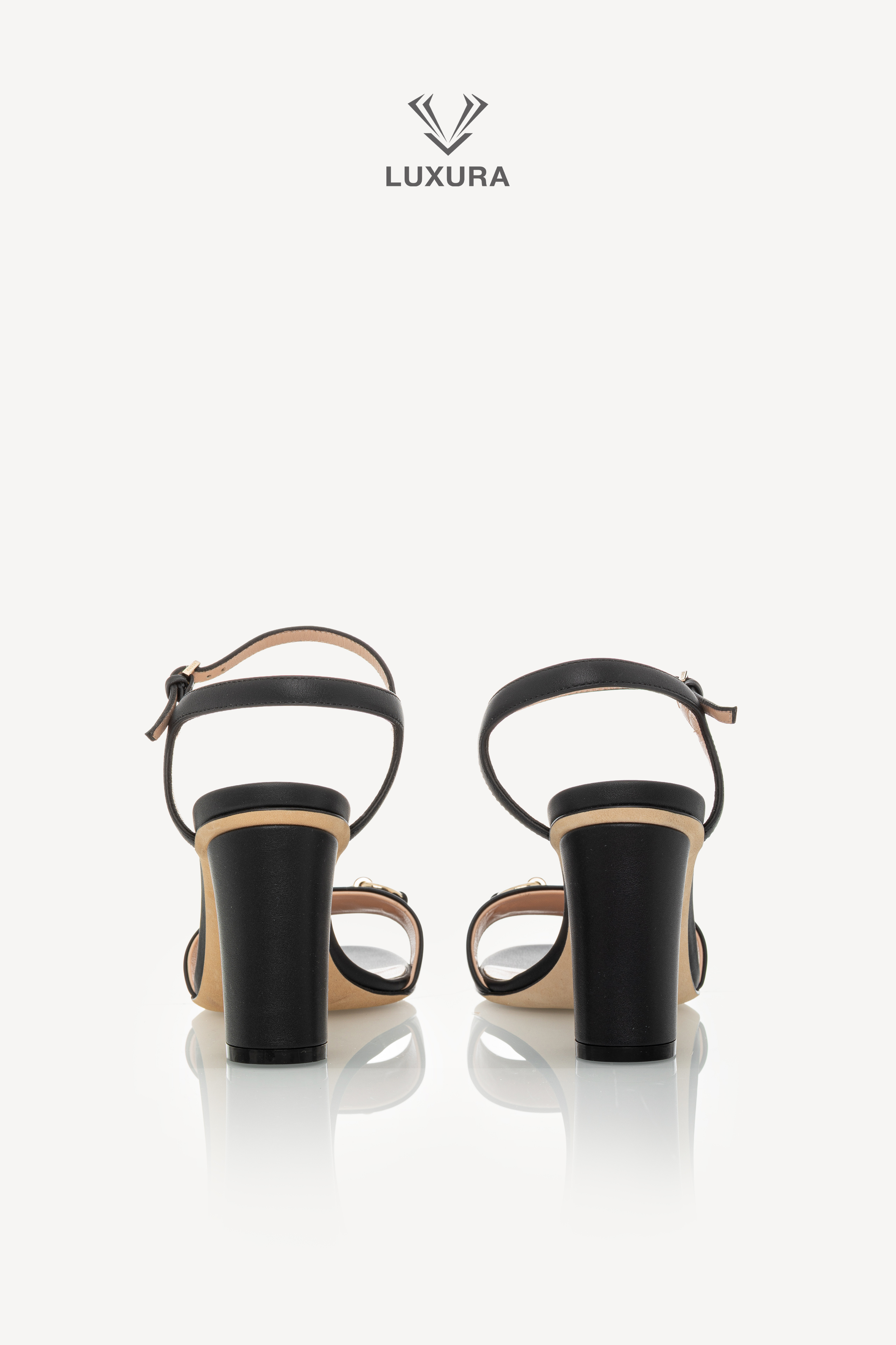 <span style="font-size: 10px;letter-spacing: .15em">HARD TO FIND</span><br>            <strong>GUCCI</strong><br>            <div style="margin-top:10px;font-size:16px">Leather Horsebit Ankle Strap Sandals 36,5 Black</div><br> - Image 6