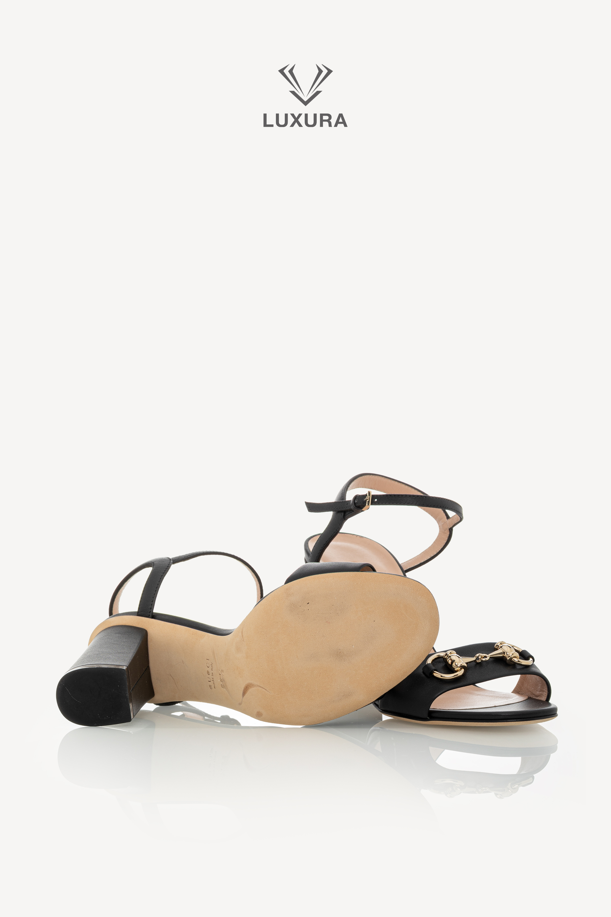 <span style="font-size: 10px;letter-spacing: .15em">HARD TO FIND</span><br>            <strong>GUCCI</strong><br>            <div style="margin-top:10px;font-size:16px">Leather Horsebit Ankle Strap Sandals 36,5 Black</div><br> - Image 21