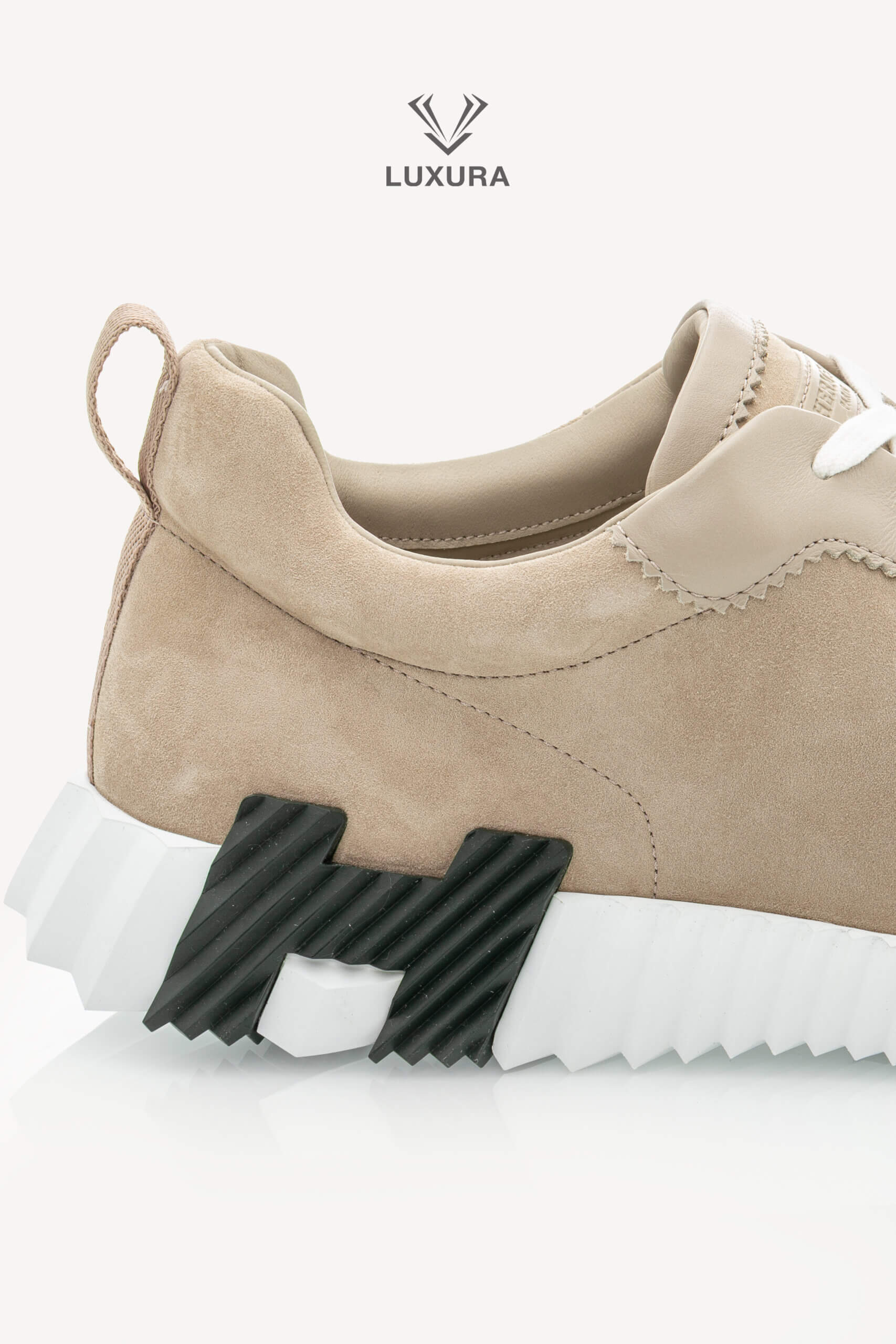<span style="font-size: 10px;letter-spacing: .15em">HARD TO FIND</span><br> <strong>HERMES</strong><br> <div style="margin-top:10px;font-size:16px">Bouncing Sneaker Beige Esquisse 44</div><br> - Image 8