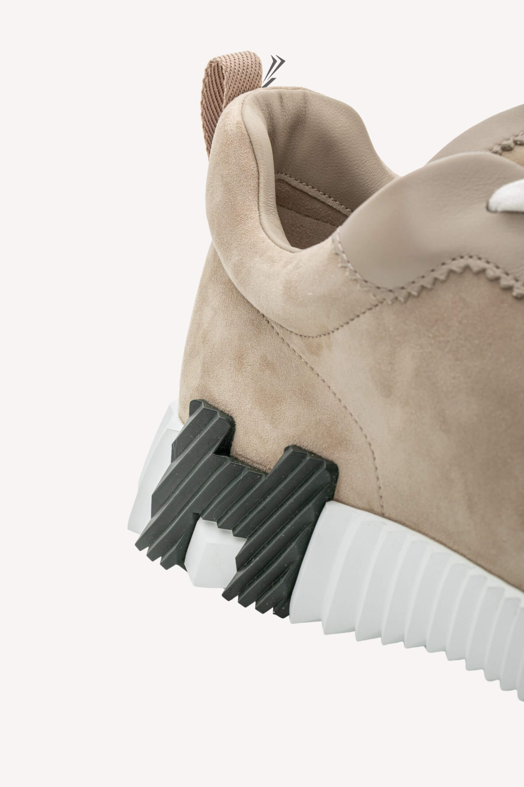 <span style="font-size: 10px;letter-spacing: .15em">HARD TO FIND</span><br> <strong>HERMES</strong><br> <div style="margin-top:10px;font-size:16px">Bouncing Sneaker Beige Esquisse 44</div><br> - Image 18