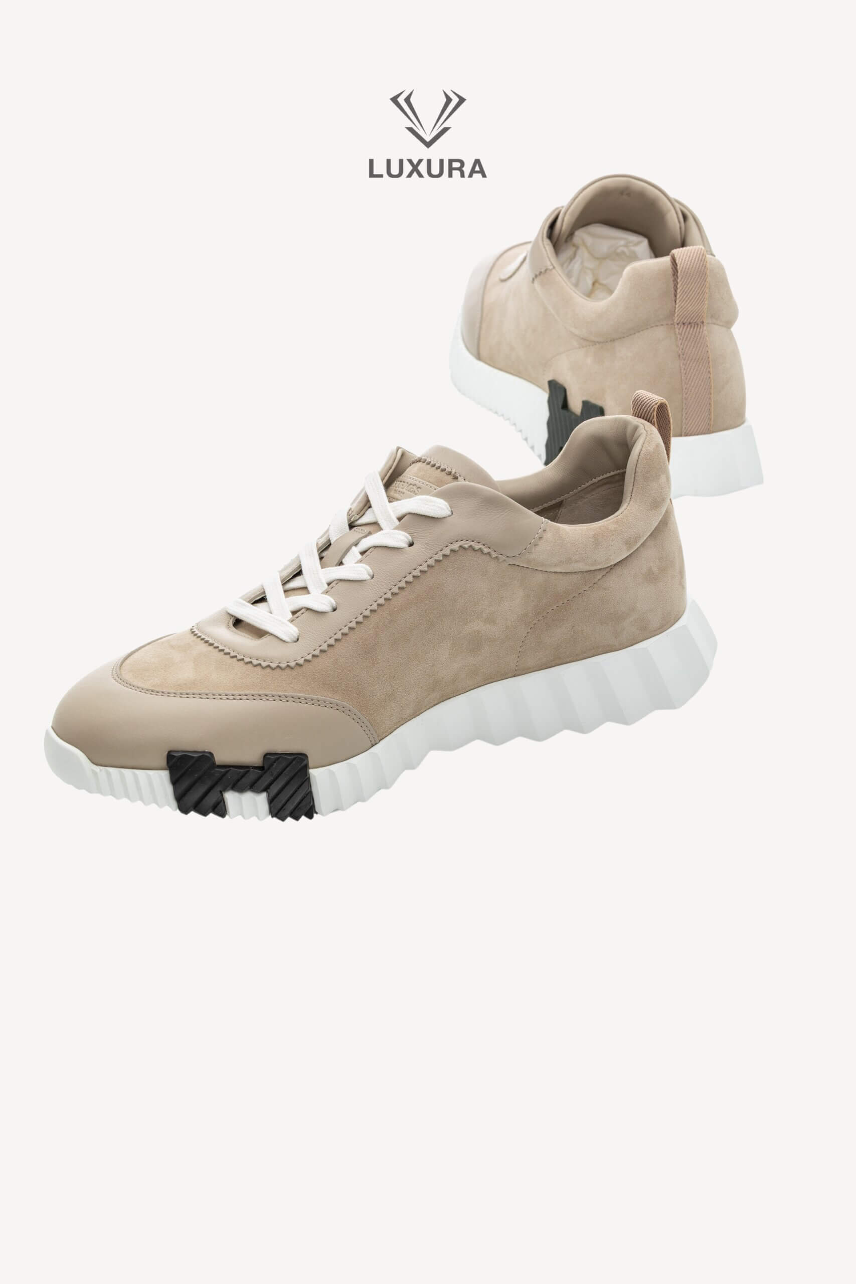 <span style="font-size: 10px;letter-spacing: .15em">HARD TO FIND</span><br> <strong>HERMES</strong><br> <div style="margin-top:10px;font-size:16px">Bouncing Sneaker Beige Esquisse 44</div><br> - Image 12
