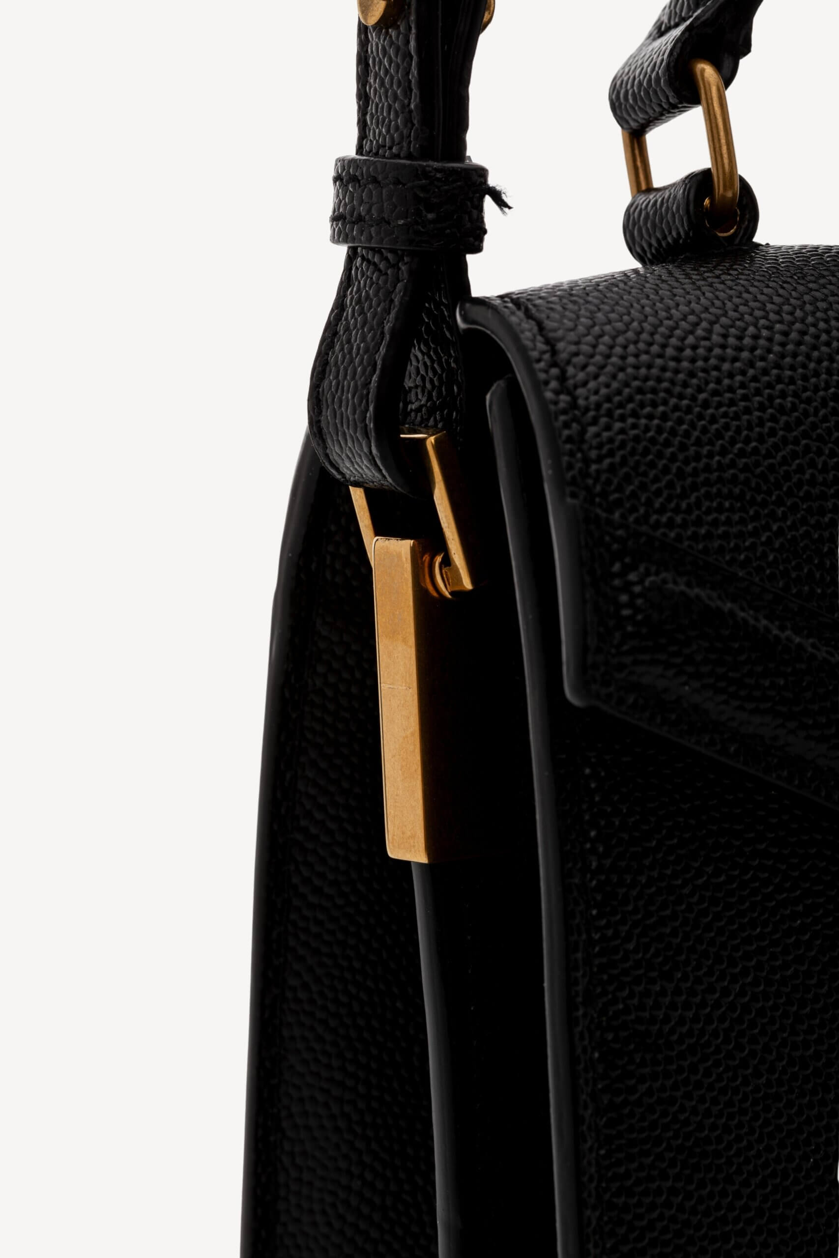 <span style="font-size: 10px;letter-spacing: .15em">HARD TO FIND</span><br>            <strong>SAINT LAURENT</strong><br>            <div style="margin-top:10px;font-size:16px">Cassandra Mini Top Handle In Grain De Poudre Embossed Leather Black</div><br> - Image 14
