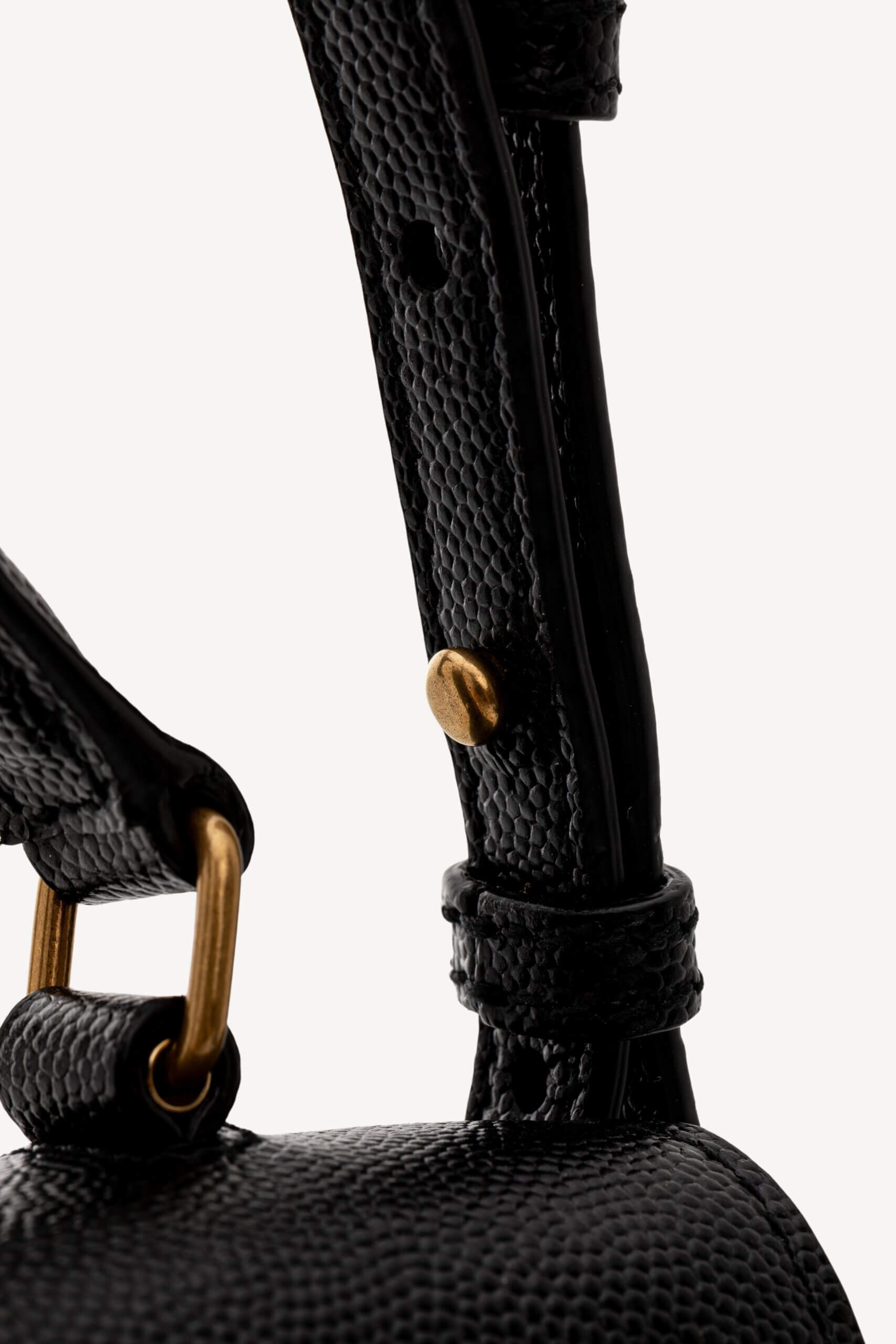 <span style="font-size: 10px;letter-spacing: .15em">HARD TO FIND</span><br>            <strong>SAINT LAURENT</strong><br>            <div style="margin-top:10px;font-size:16px">Cassandra Mini Top Handle In Grain De Poudre Embossed Leather Black</div><br> - Image 21