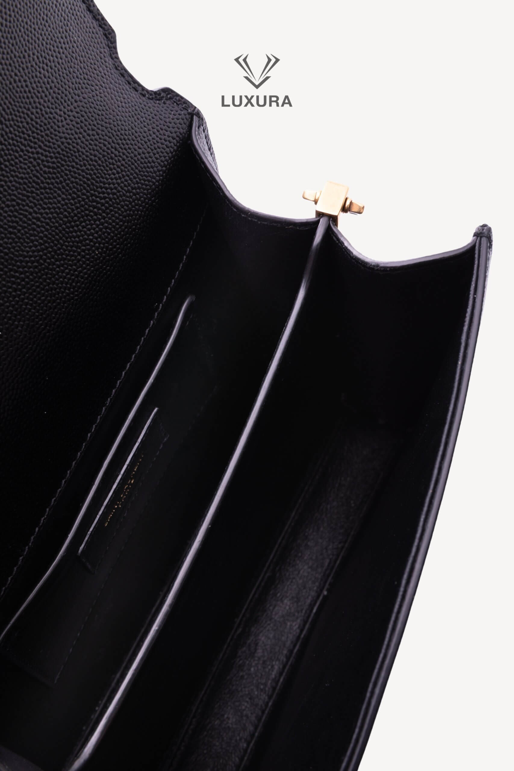 <span style="font-size: 10px;letter-spacing: .15em">HARD TO FIND</span><br>            <strong>SAINT LAURENT</strong><br>            <div style="margin-top:10px;font-size:16px">Cassandra Mini Top Handle In Grain De Poudre Embossed Leather Black</div><br> - Image 26