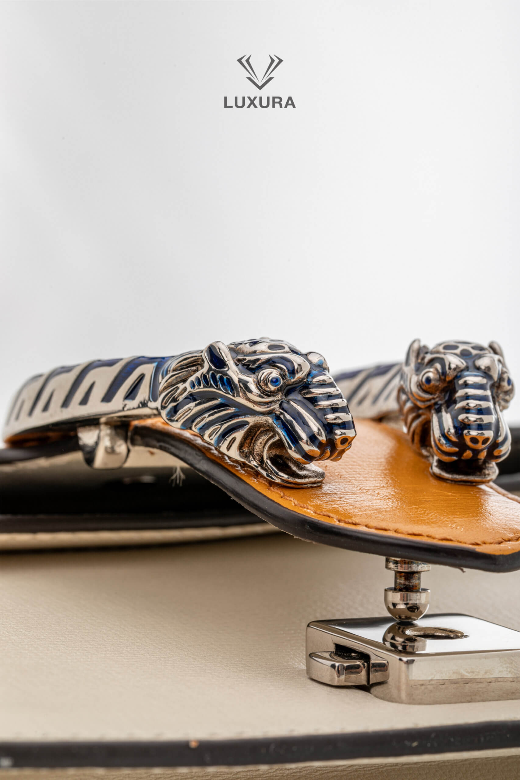 <span style="font-size: 10px;letter-spacing: .15em">HARD TO FIND</span><br> <strong>GUCCI</strong><br> <div style="margin-top:10px;font-size:16px">Azalea Calfski Tricolor Small Dionysus Shoulder Bag><br> - Image 13