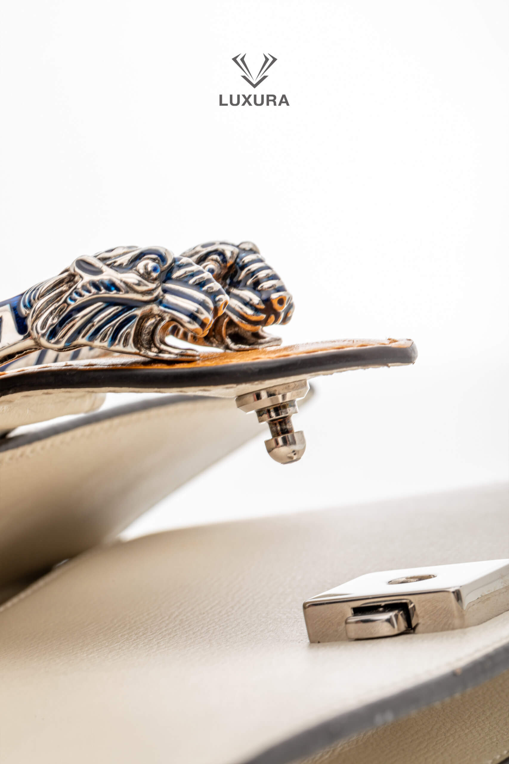 <span style="font-size: 10px;letter-spacing: .15em">HARD TO FIND</span><br> <strong>GUCCI</strong><br> <div style="margin-top:10px;font-size:16px">Azalea Calfski Tricolor Small Dionysus Shoulder Bag><br> - Image 17