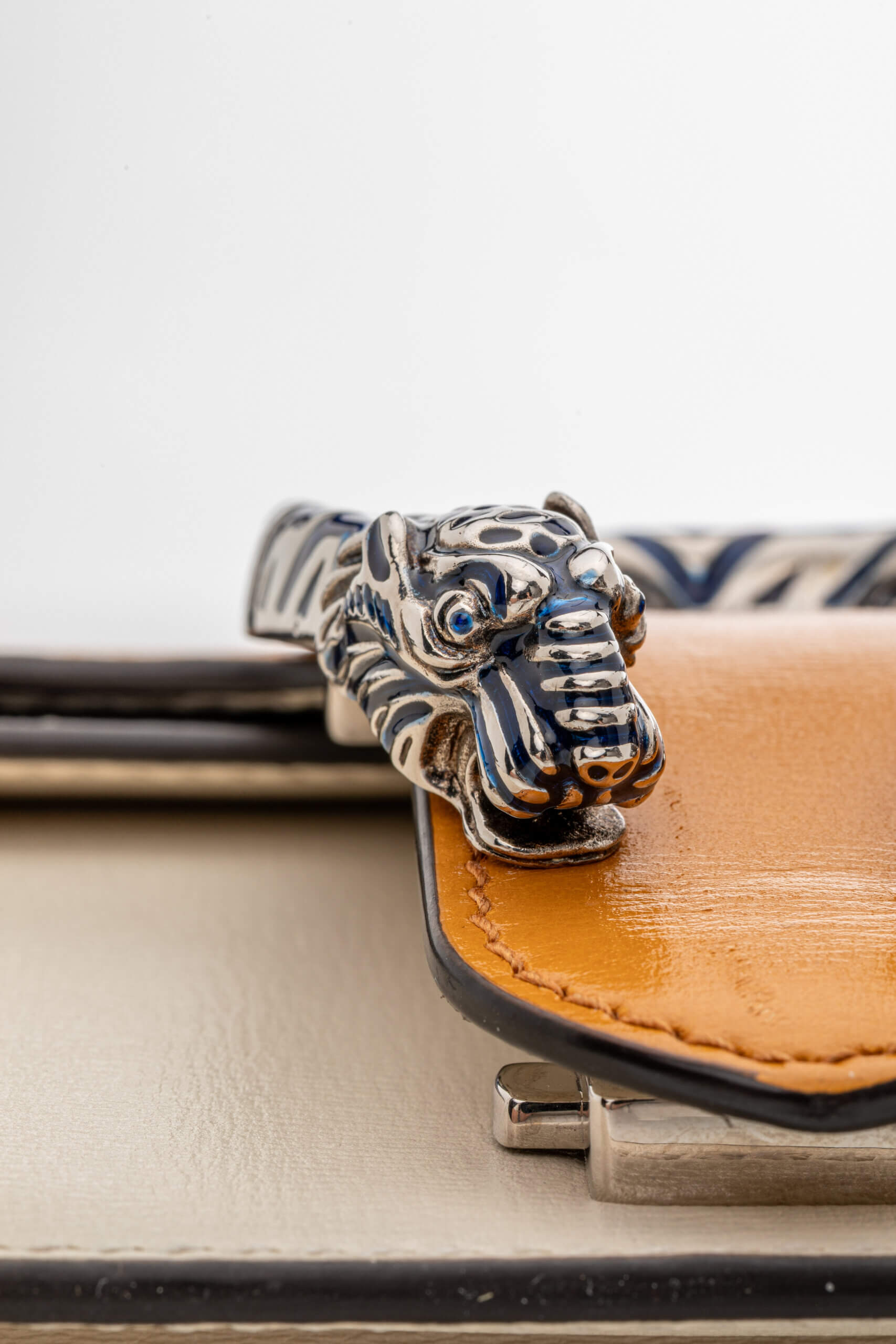 <span style="font-size: 10px;letter-spacing: .15em">HARD TO FIND</span><br> <strong>GUCCI</strong><br> <div style="margin-top:10px;font-size:16px">Azalea Calfski Tricolor Small Dionysus Shoulder Bag><br> - Image 14