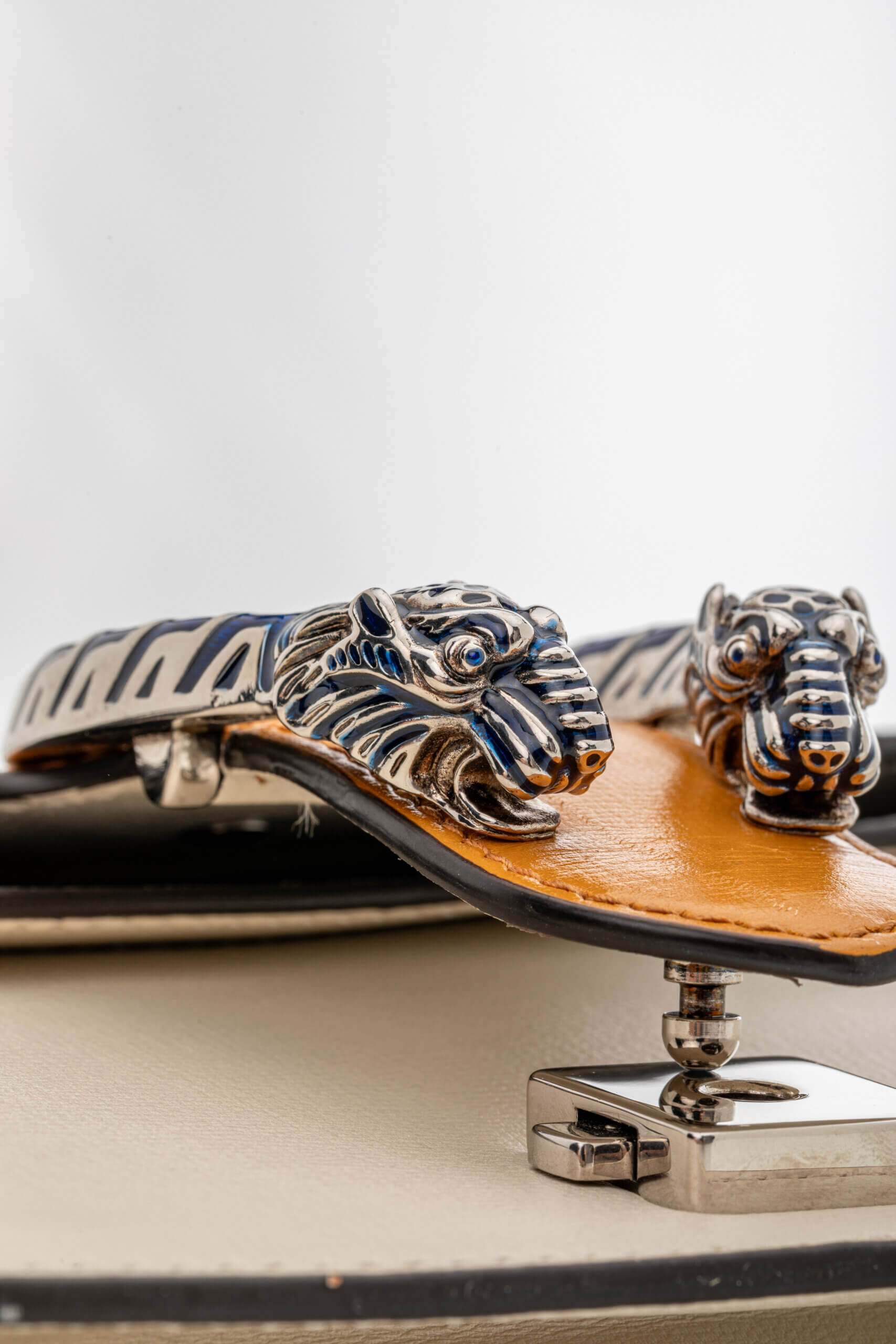 <span style="font-size: 10px;letter-spacing: .15em">HARD TO FIND</span><br> <strong>GUCCI</strong><br> <div style="margin-top:10px;font-size:16px">Azalea Calfski Tricolor Small Dionysus Shoulder Bag><br> - Image 16