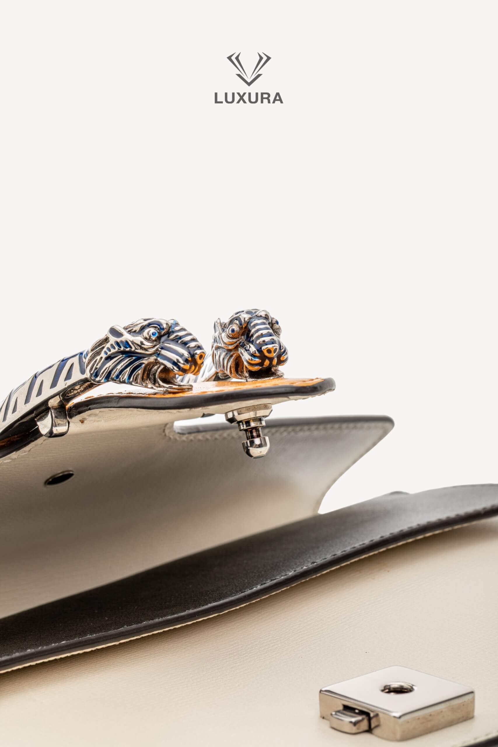 <span style="font-size: 10px;letter-spacing: .15em">HARD TO FIND</span><br> <strong>GUCCI</strong><br> <div style="margin-top:10px;font-size:16px">Azalea Calfski Tricolor Small Dionysus Shoulder Bag><br> - Image 24