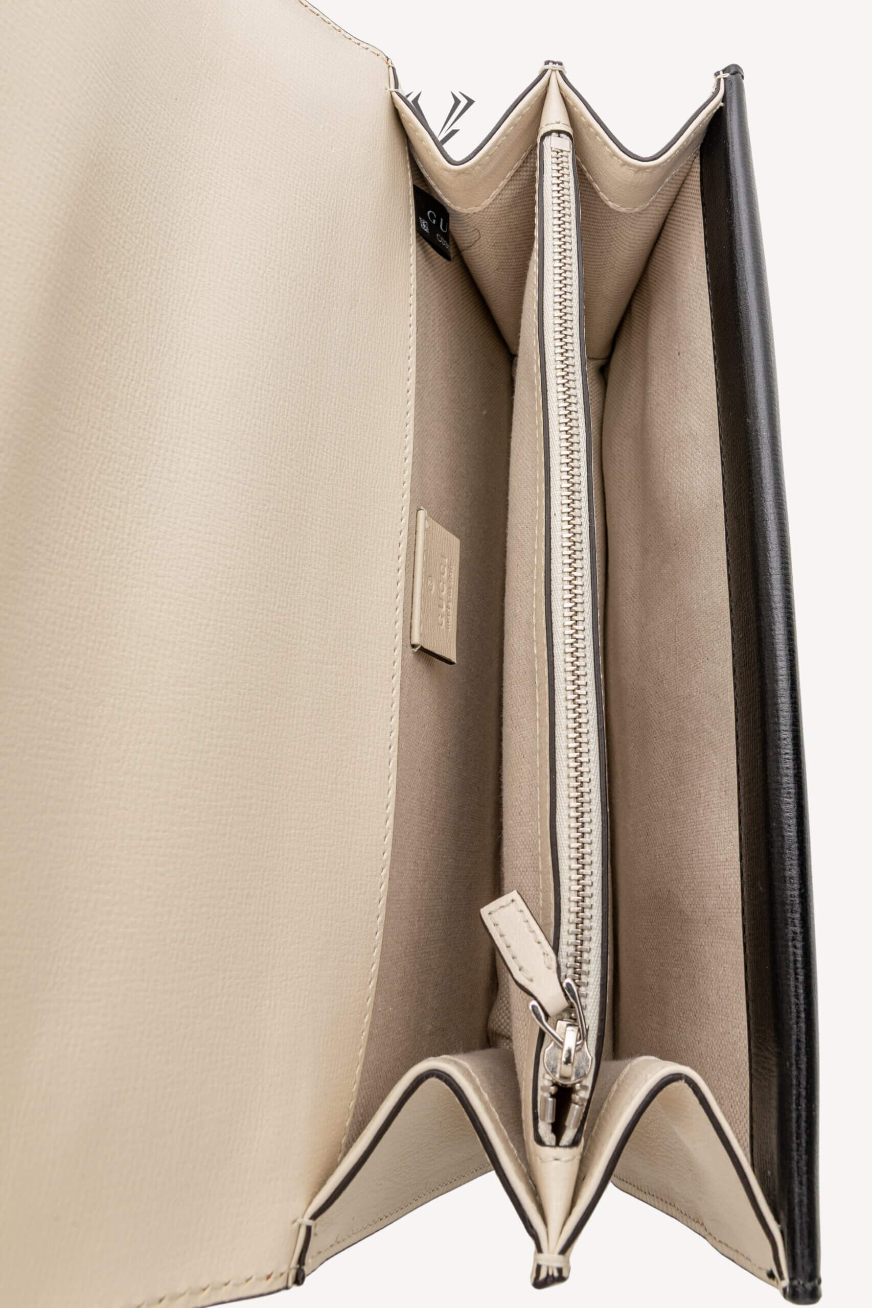 <span style="font-size: 10px;letter-spacing: .15em">HARD TO FIND</span><br> <strong>GUCCI</strong><br> <div style="margin-top:10px;font-size:16px">Azalea Calfski Tricolor Small Dionysus Shoulder Bag><br> - Image 21