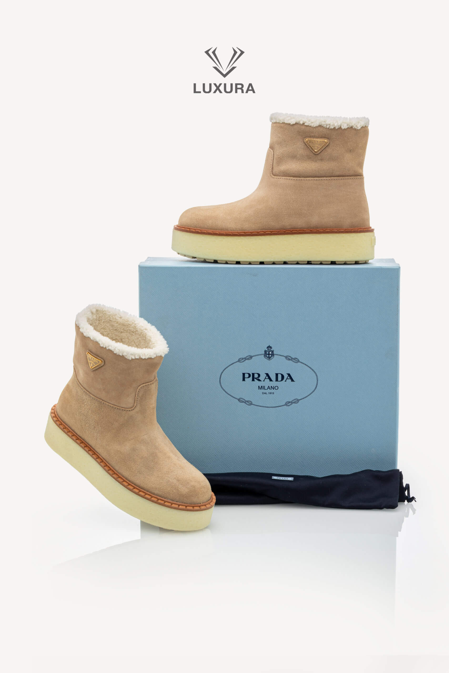 <span style="font-size: 10px; color: rgb(101, 101, 101);letter-spacing: .15em;">HARD TO FIND</span><br><strong> PRADA </strong><br><div style="margin-top:10px; font-size:16px;"> Suede Booties Ecru 39.5 </div><br> - Image 2