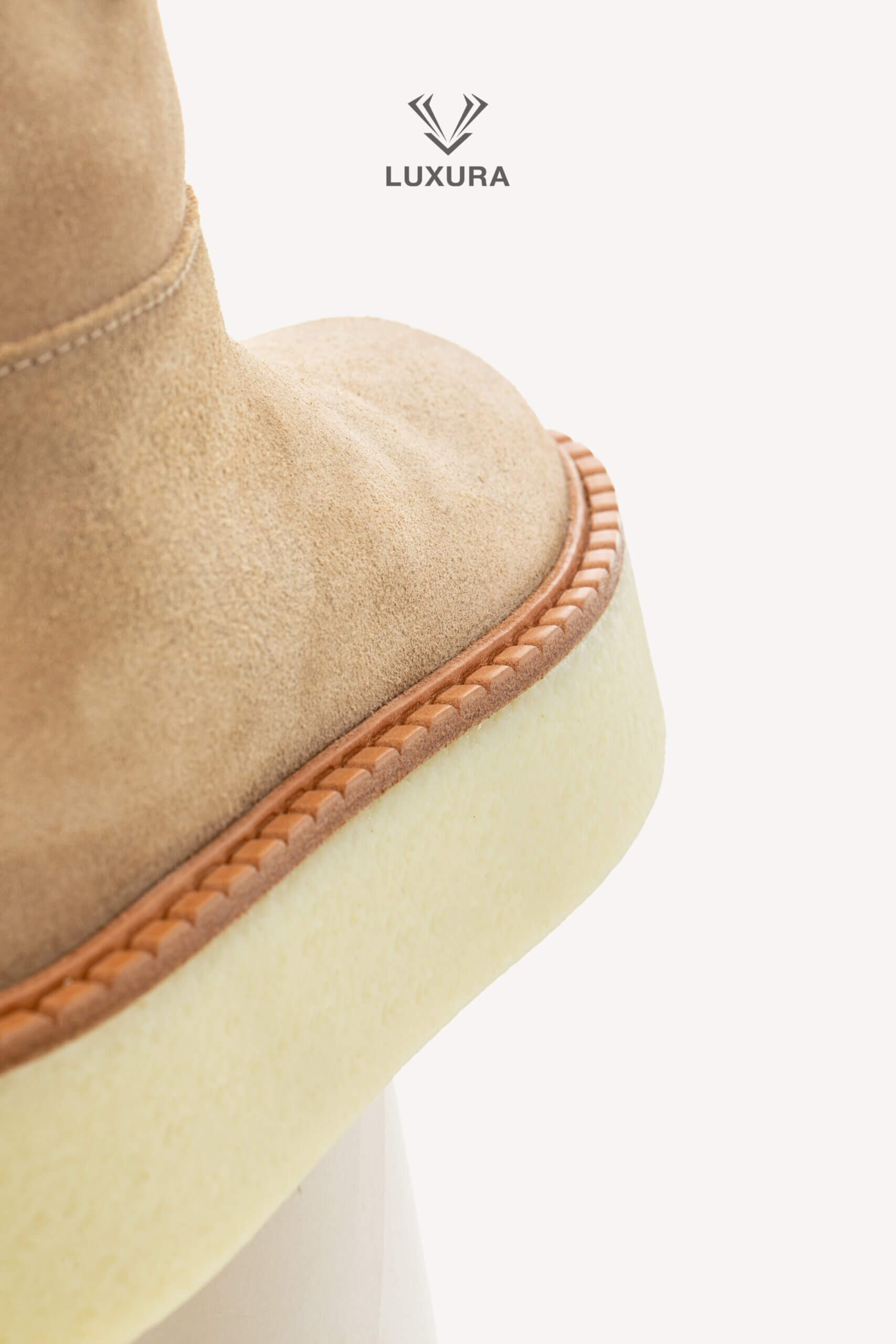 <span style="font-size: 10px; color: rgb(101, 101, 101);letter-spacing: .15em;">HARD TO FIND</span><br><strong> PRADA </strong><br><div style="margin-top:10px; font-size:16px;"> Suede Booties Ecru 39.5 </div><br> - Image 18