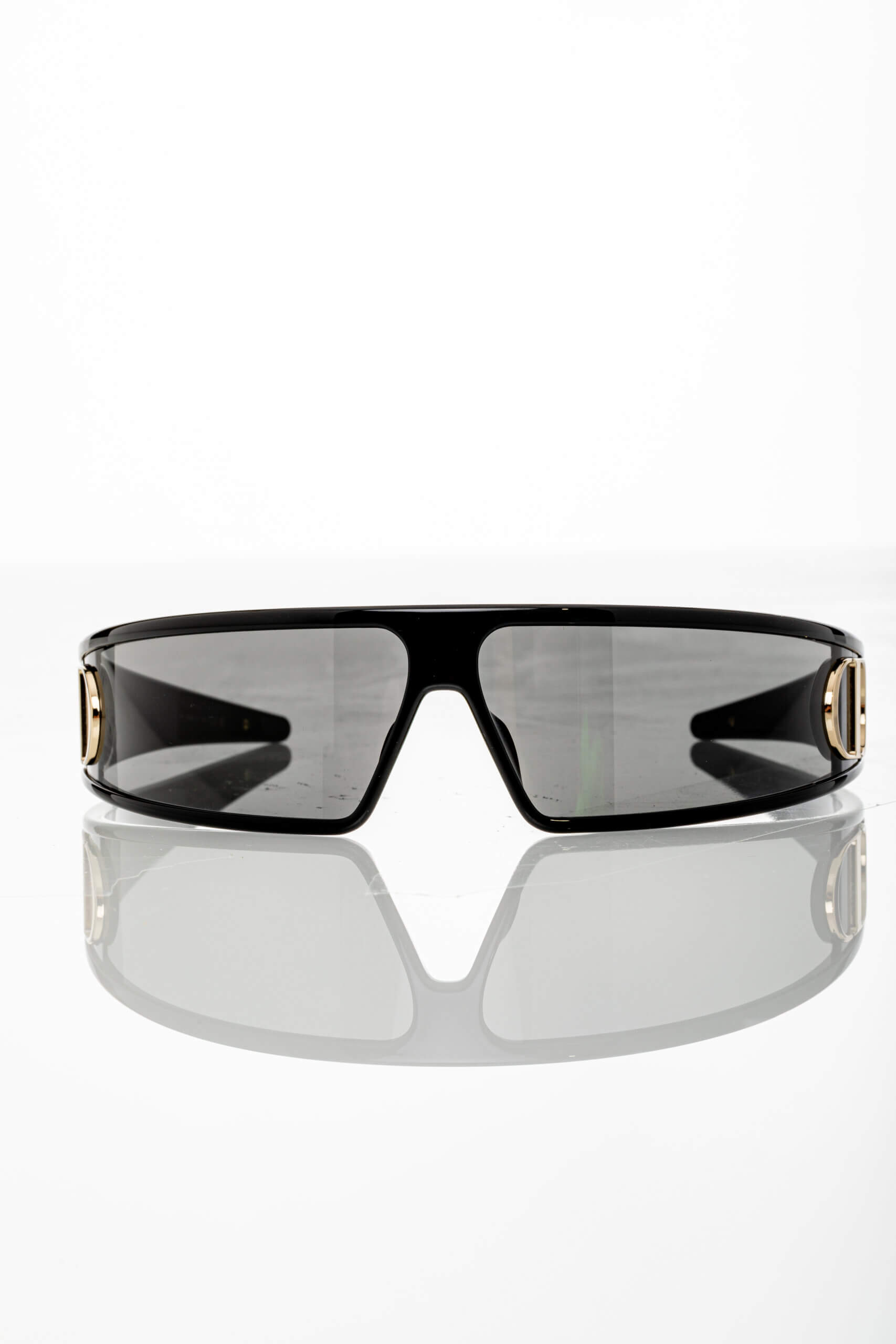 <span style="font-size: 10px;letter-spacing: .15em">HARD TO FIND</span><br> <strong>CHRISTIAN DIOR</strong><br> <div style="margin-top:10px;font-size:16px">VeryDior M1U Black Mask Sunglasses</div><br> - Image 4