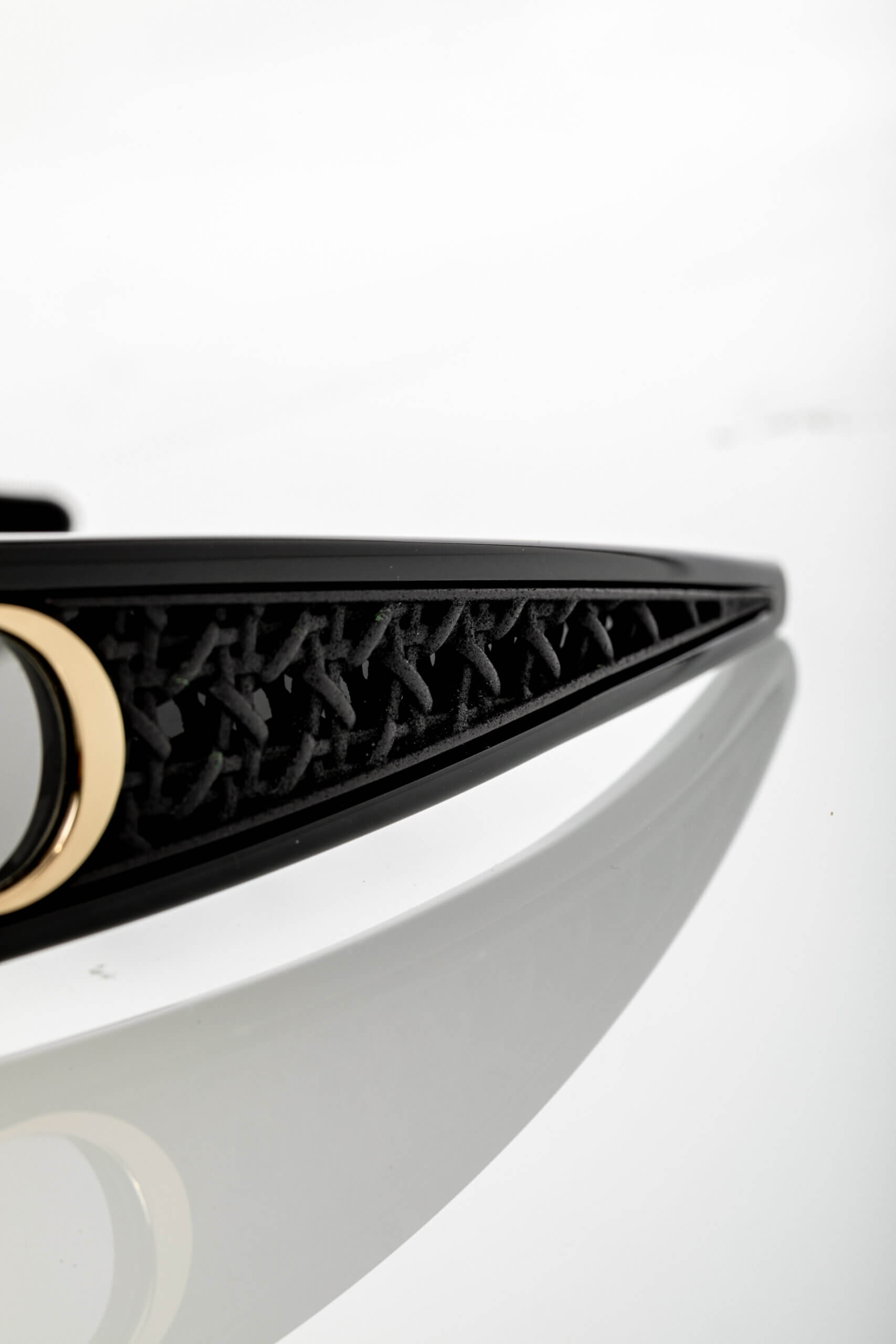 <span style="font-size: 10px;letter-spacing: .15em">HARD TO FIND</span><br> <strong>CHRISTIAN DIOR</strong><br> <div style="margin-top:10px;font-size:16px">VeryDior M1U Black Mask Sunglasses</div><br> - Image 14